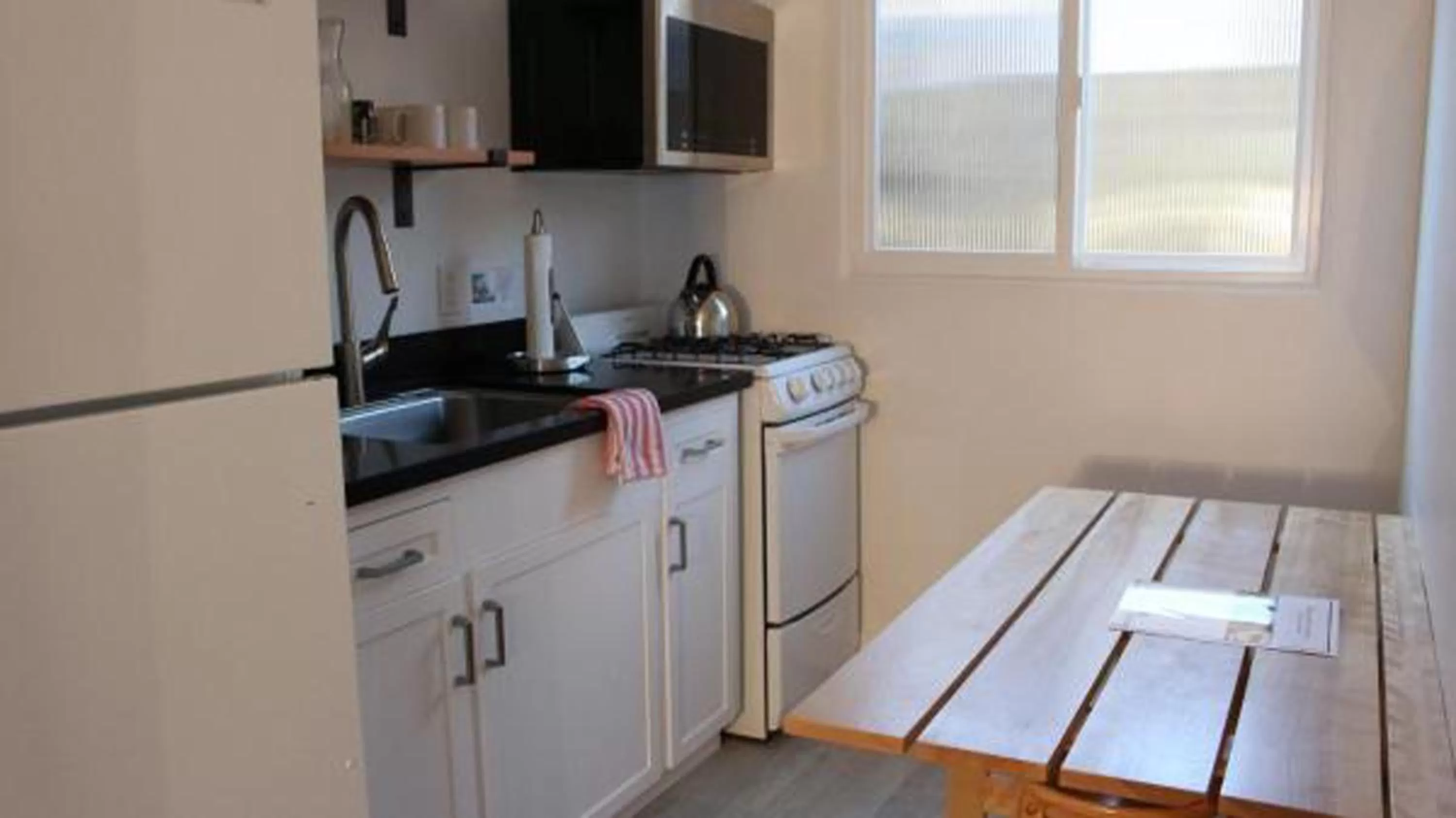 Kitchen or kitchenette in Blue Sands Inn, A Kirkwood Collection Hotel