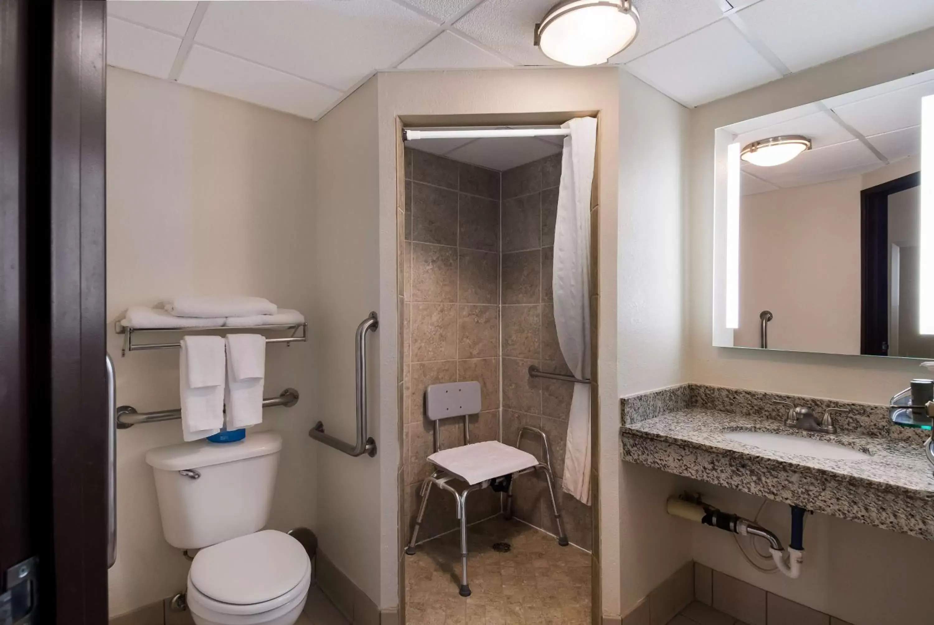 Room with One Double Bed and One Single Bed and Roll-In Shower - Disability Access in Best Western Bemidji Room with One Double Bed and One Single Bed and Roll-In Shower - Disability Access in Best Western Bemidji