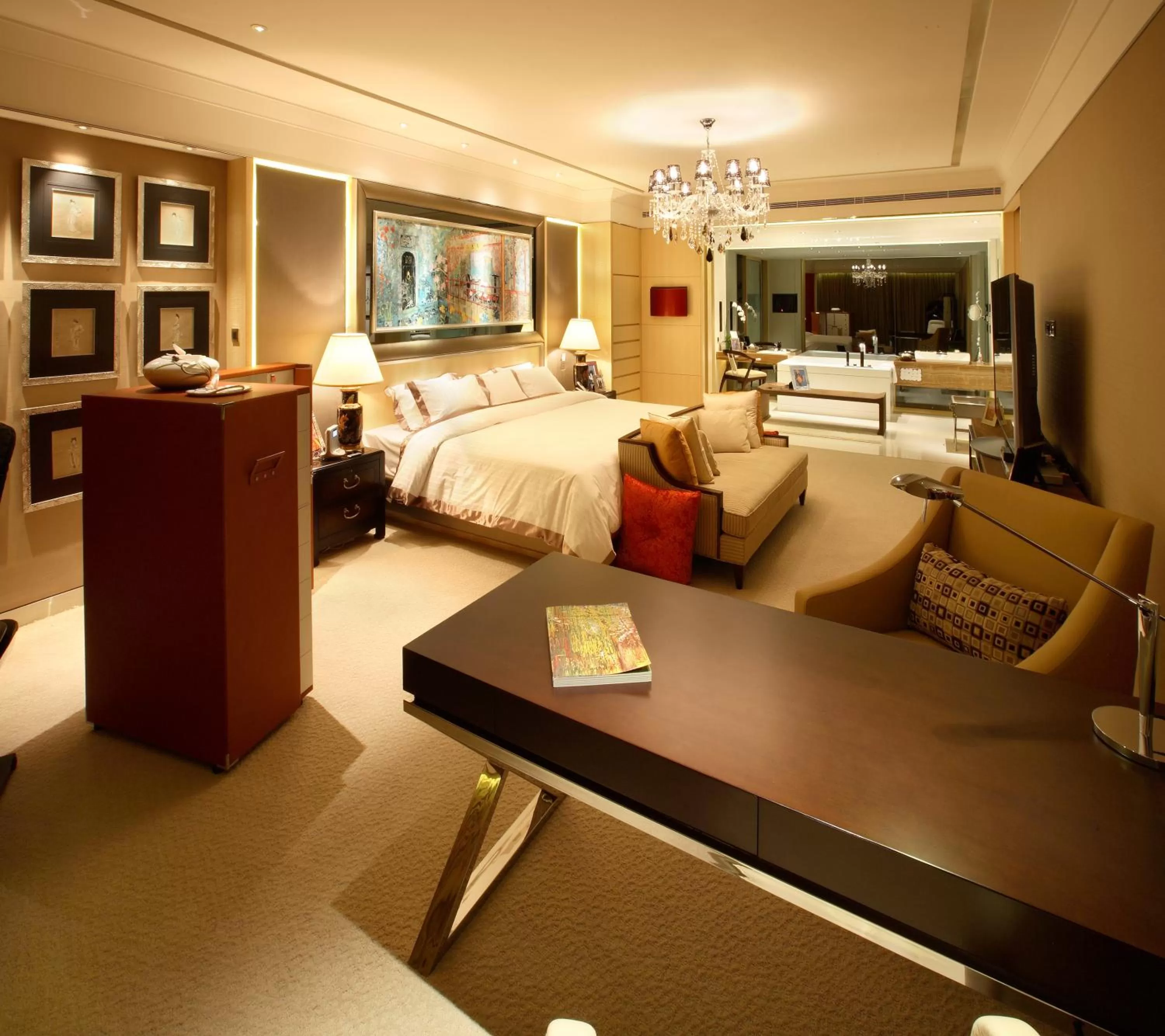 Spring, Bed in Hotel Éclat Beijing