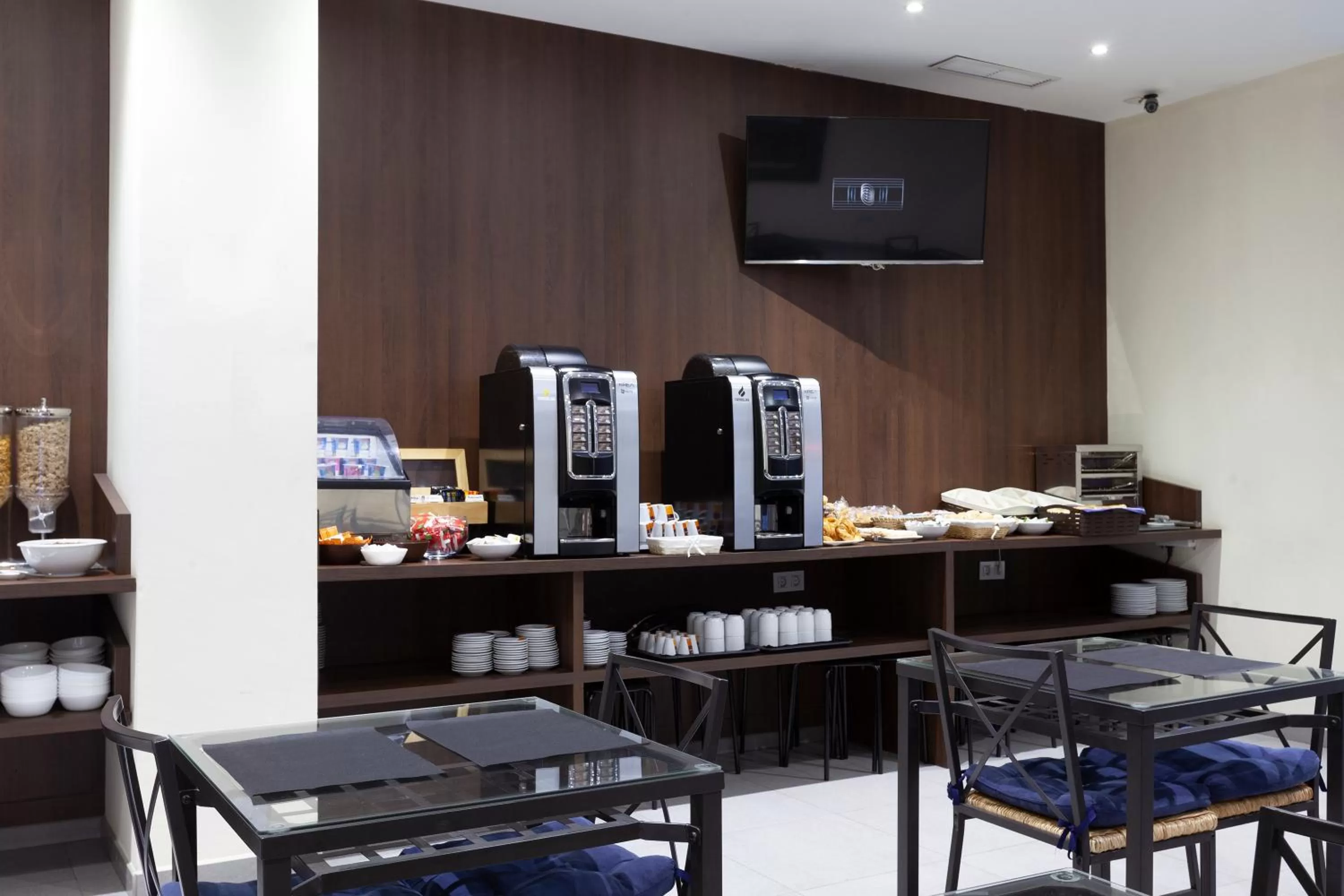 Continental breakfast in Hotel Olympia Universidades