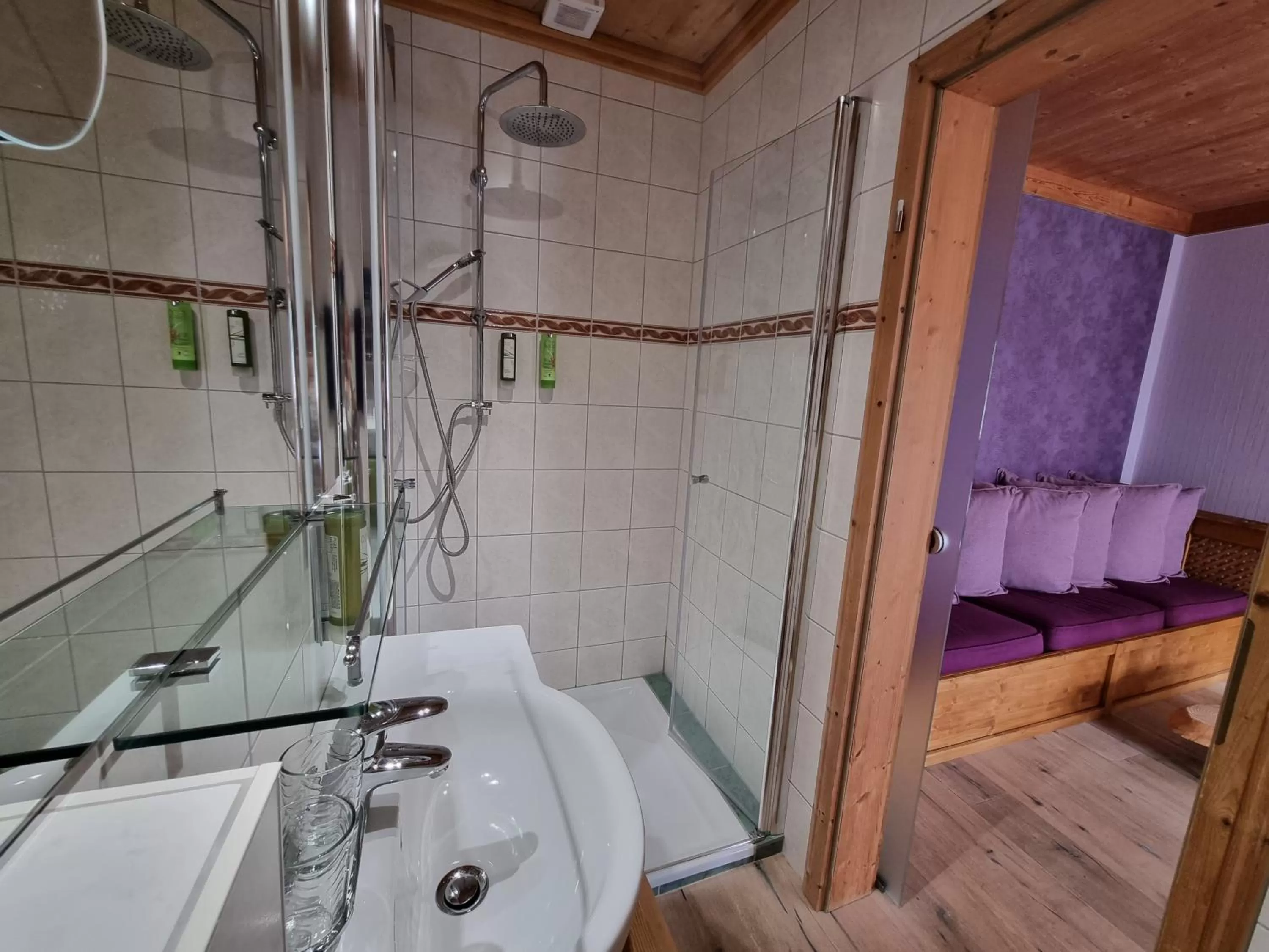 Bathroom in Landhaus Talblick- Boutique Hotel Bed and Breakfast