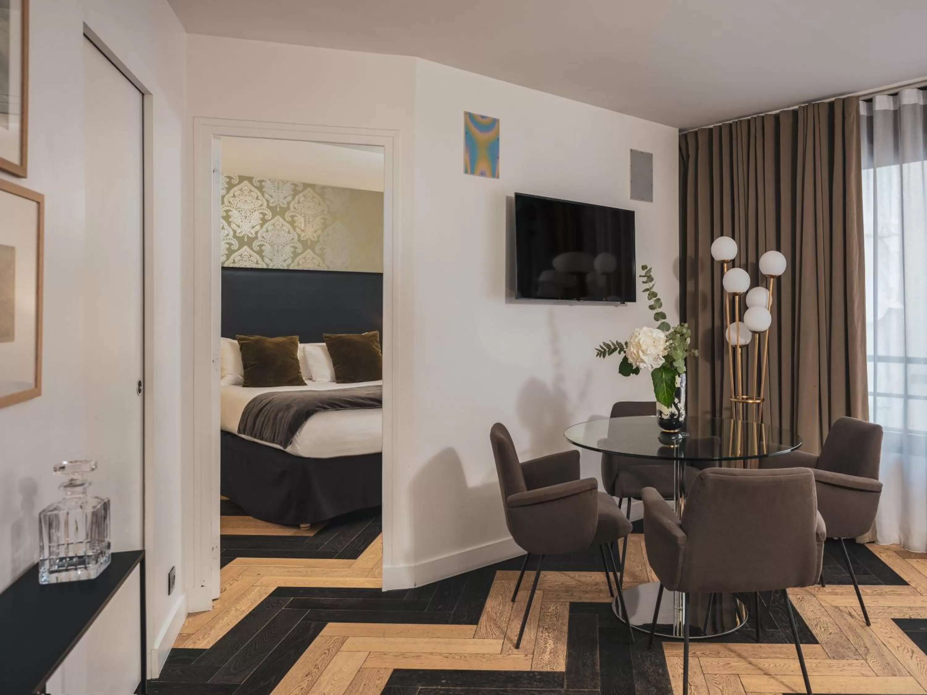 Bedroom, Bed in Le Rayz Vendome