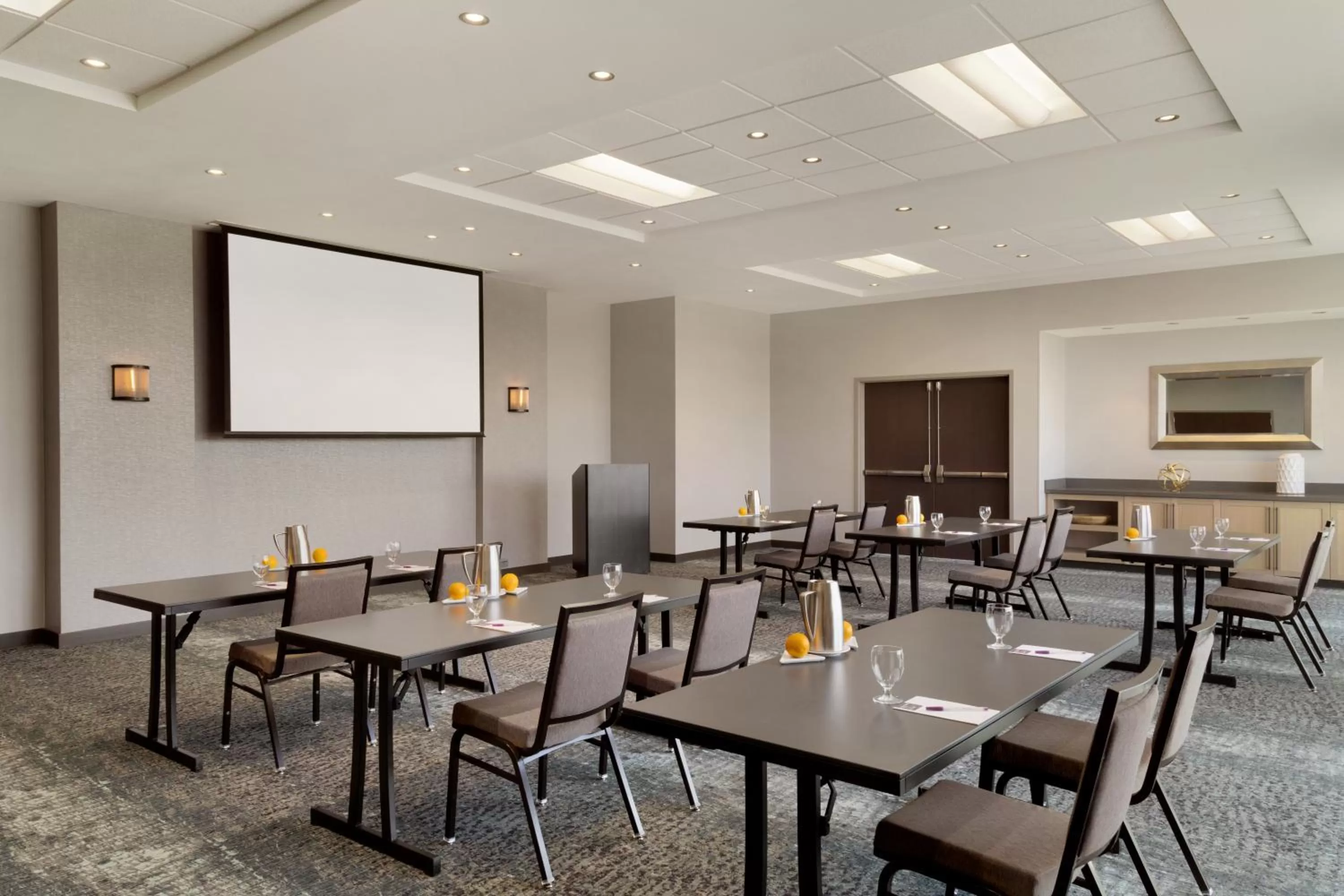 TV and multimedia in Hyatt Place Niagara Falls