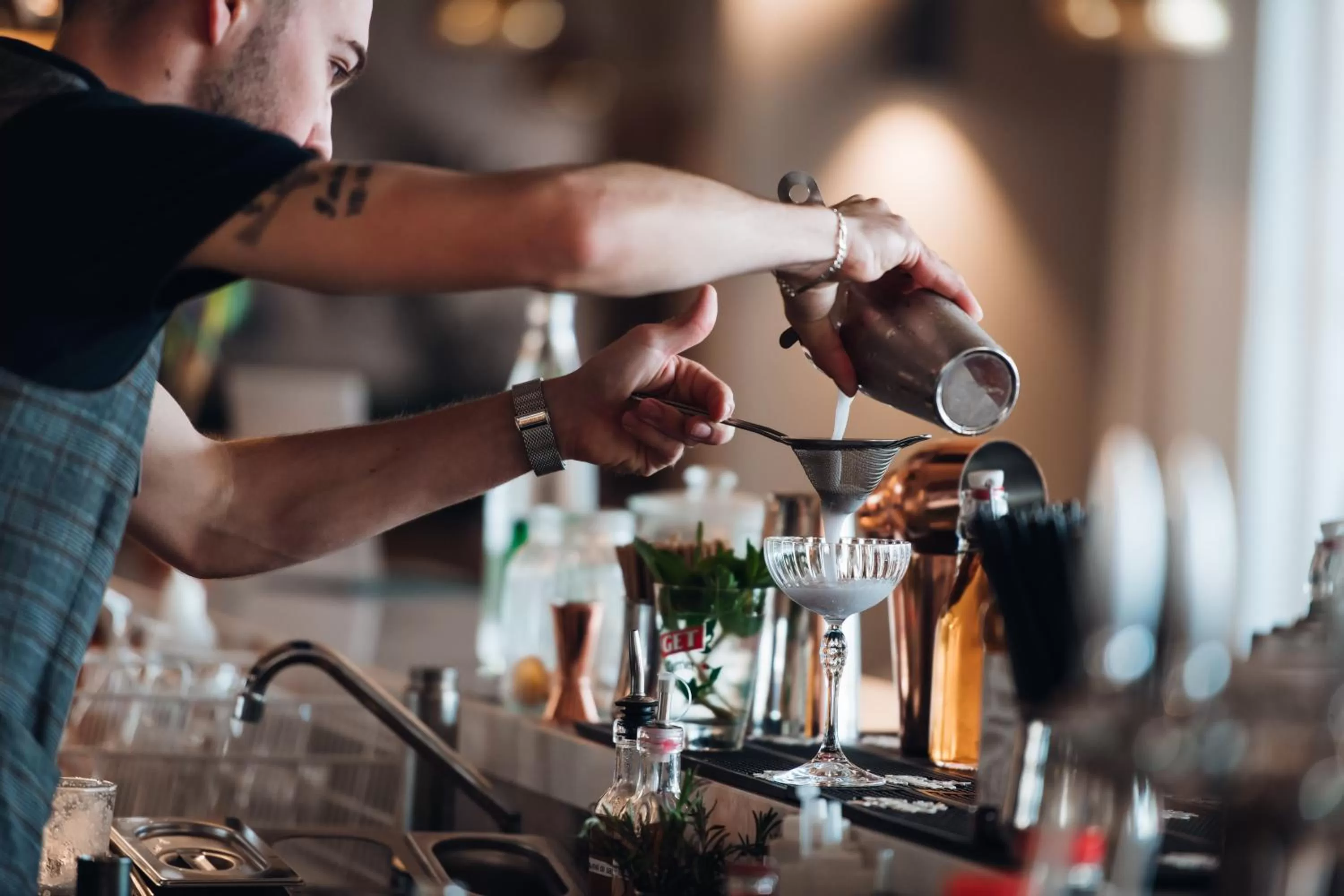 Lounge or bar in Mercure Avignon TGV Hotel & Spa