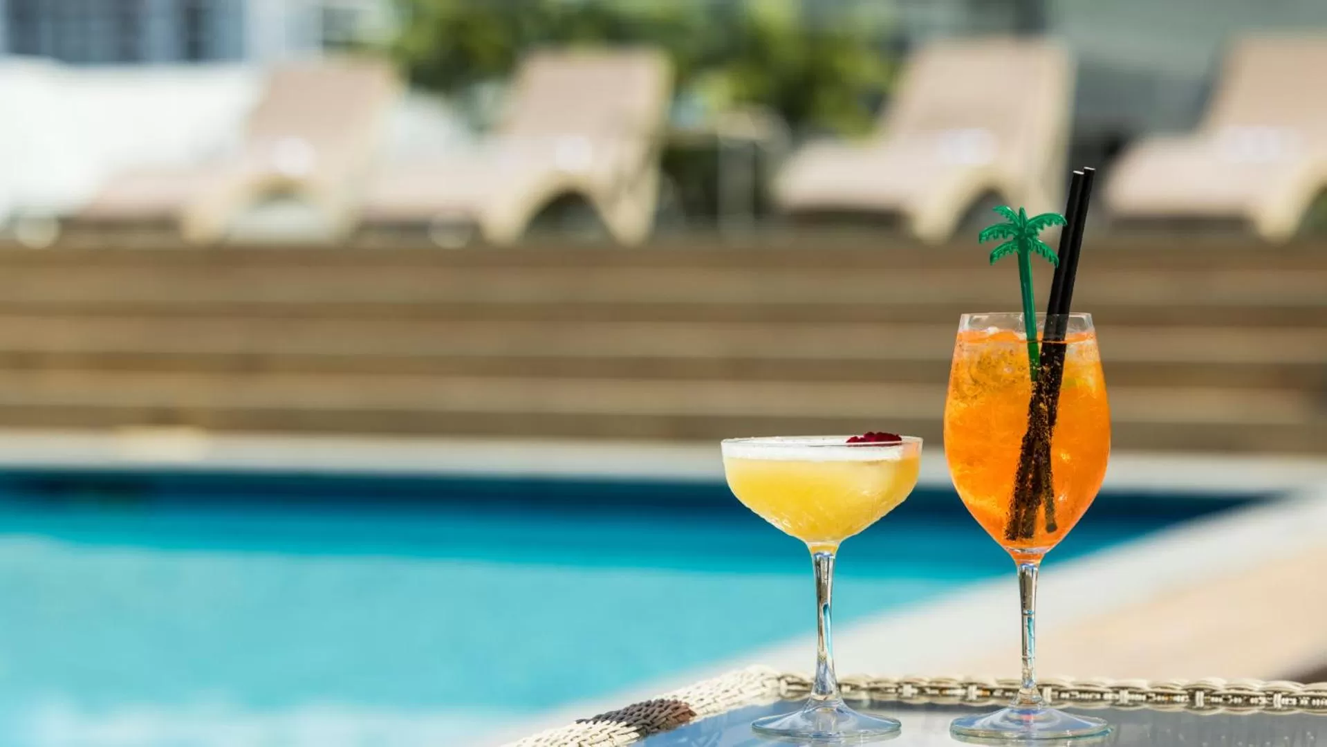 Swimming pool in Pacific Hotel Cairns