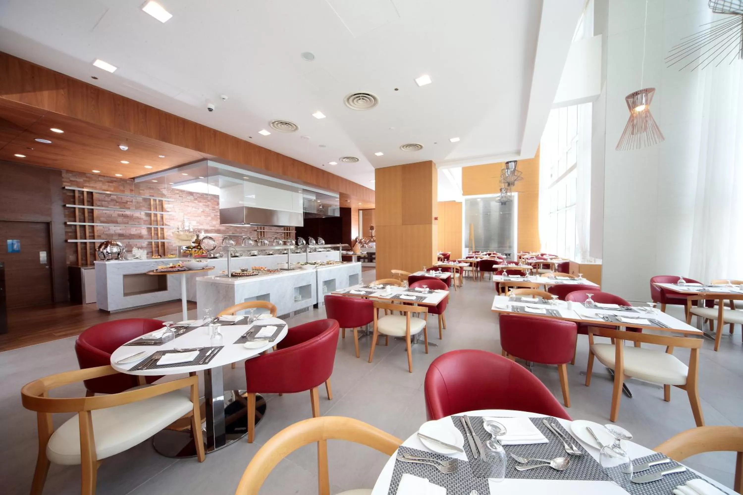 Restaurant/places to eat in Novotel Jazan