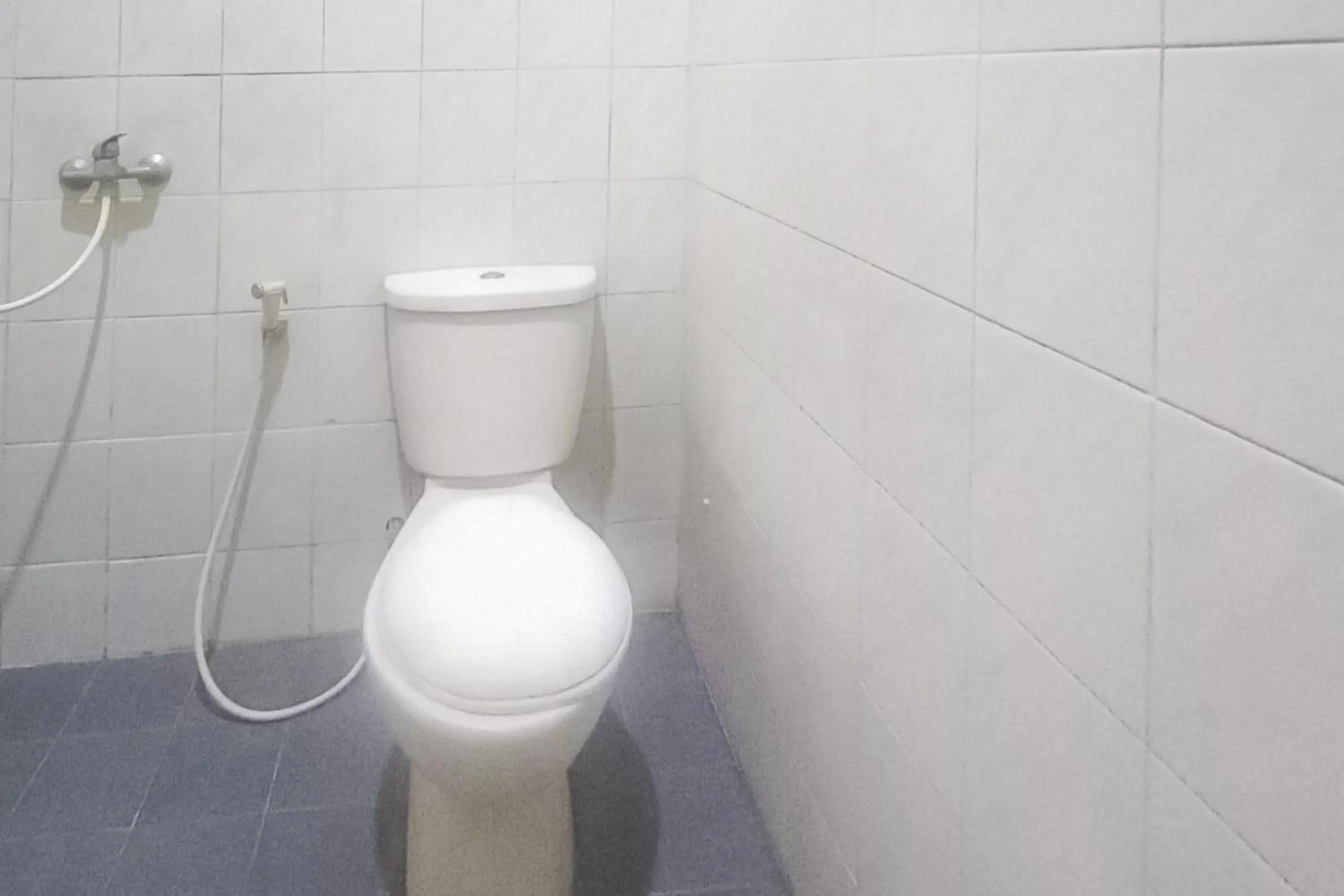 Toilet in Hotel Malang near Alun Alun Malang RedPartner