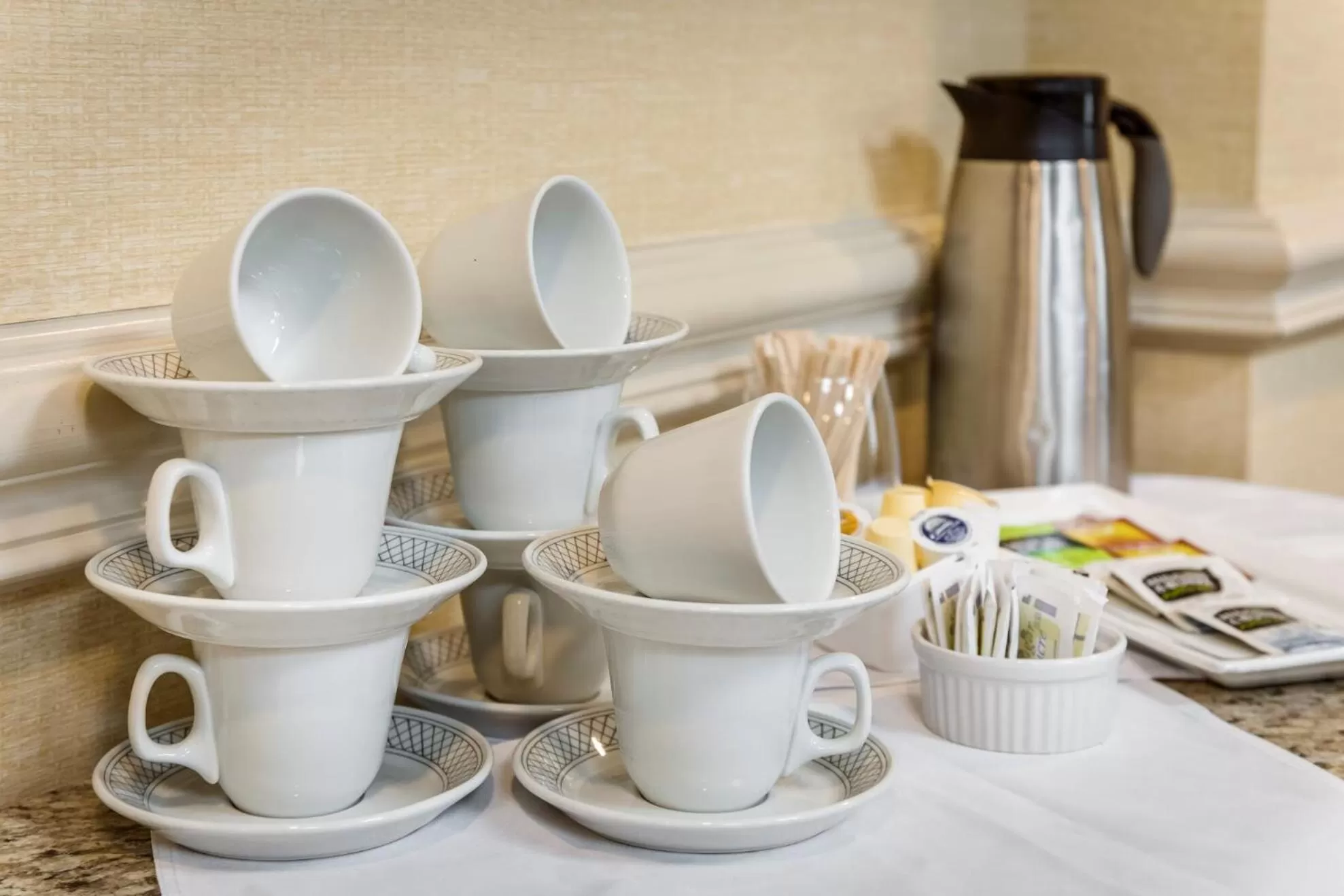 Breakfast in Monte Carlo Inn Oakville Suites