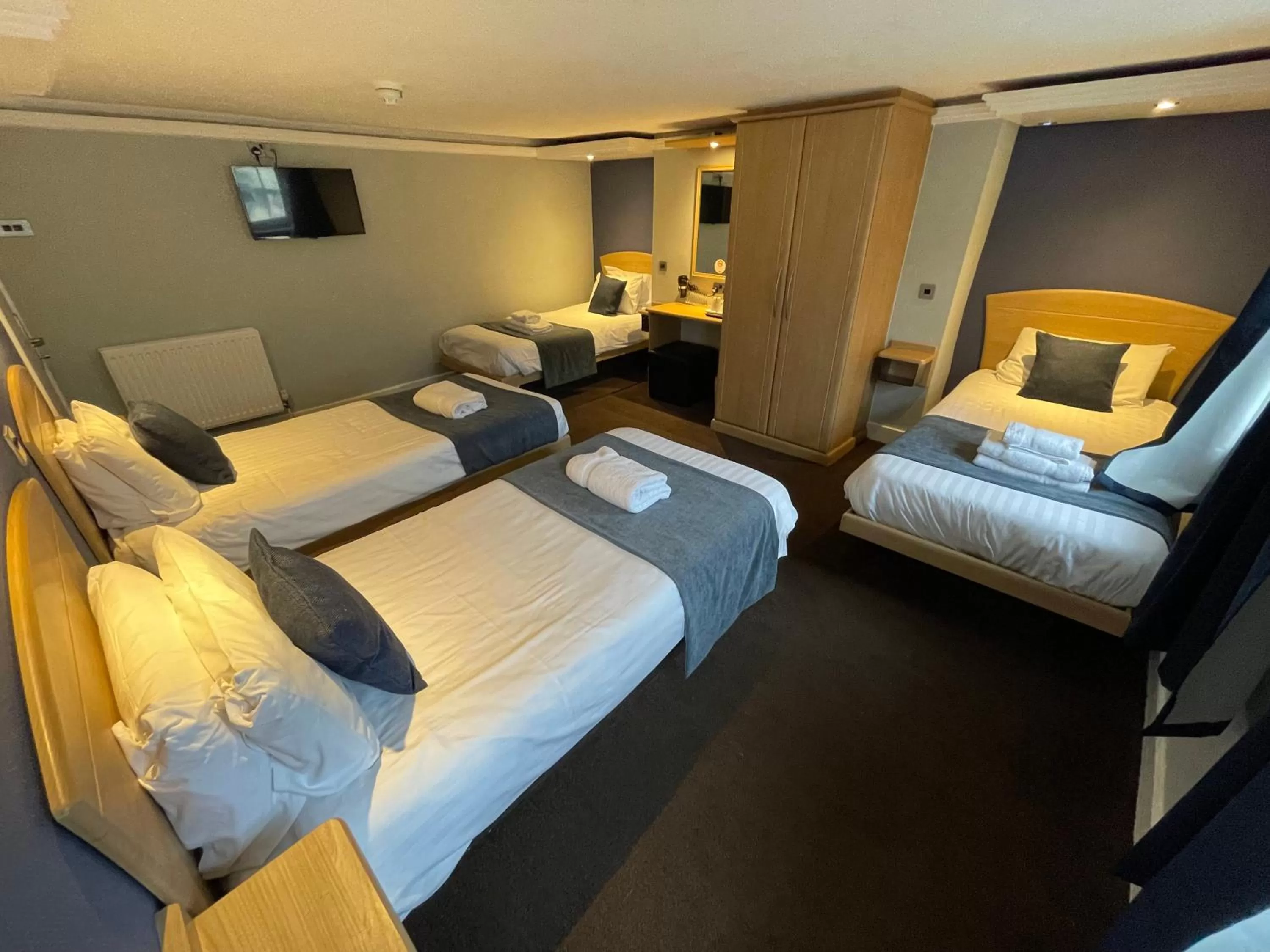 Bedroom, Bed in The George Hotel