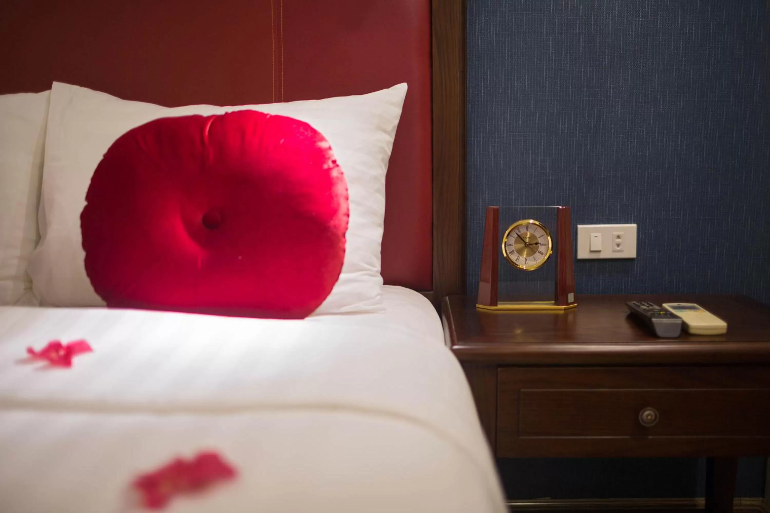 Decorative detail, Bed in Holiday Emerald Hotel
