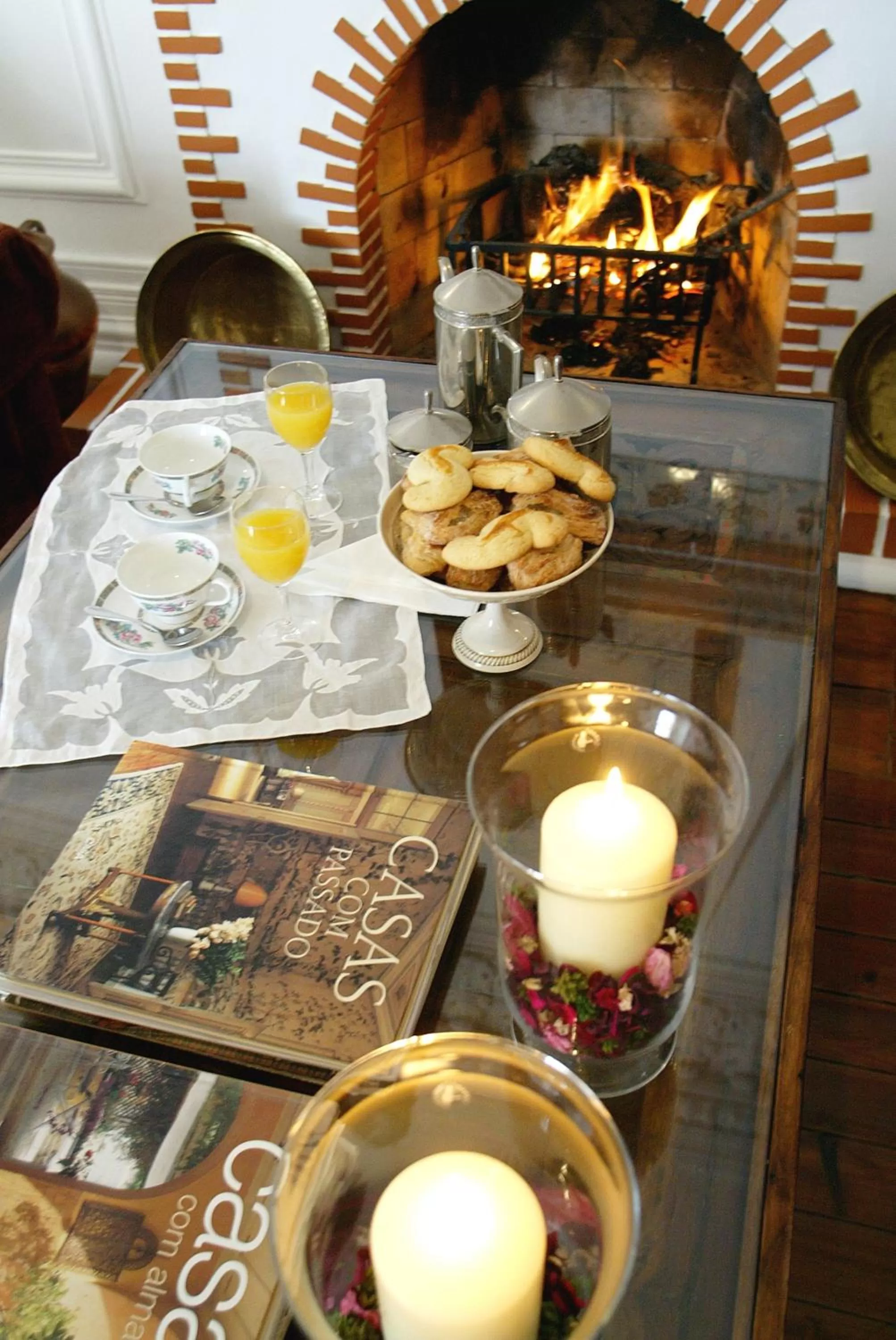 Communal lounge/ TV room in Hotel de Moura