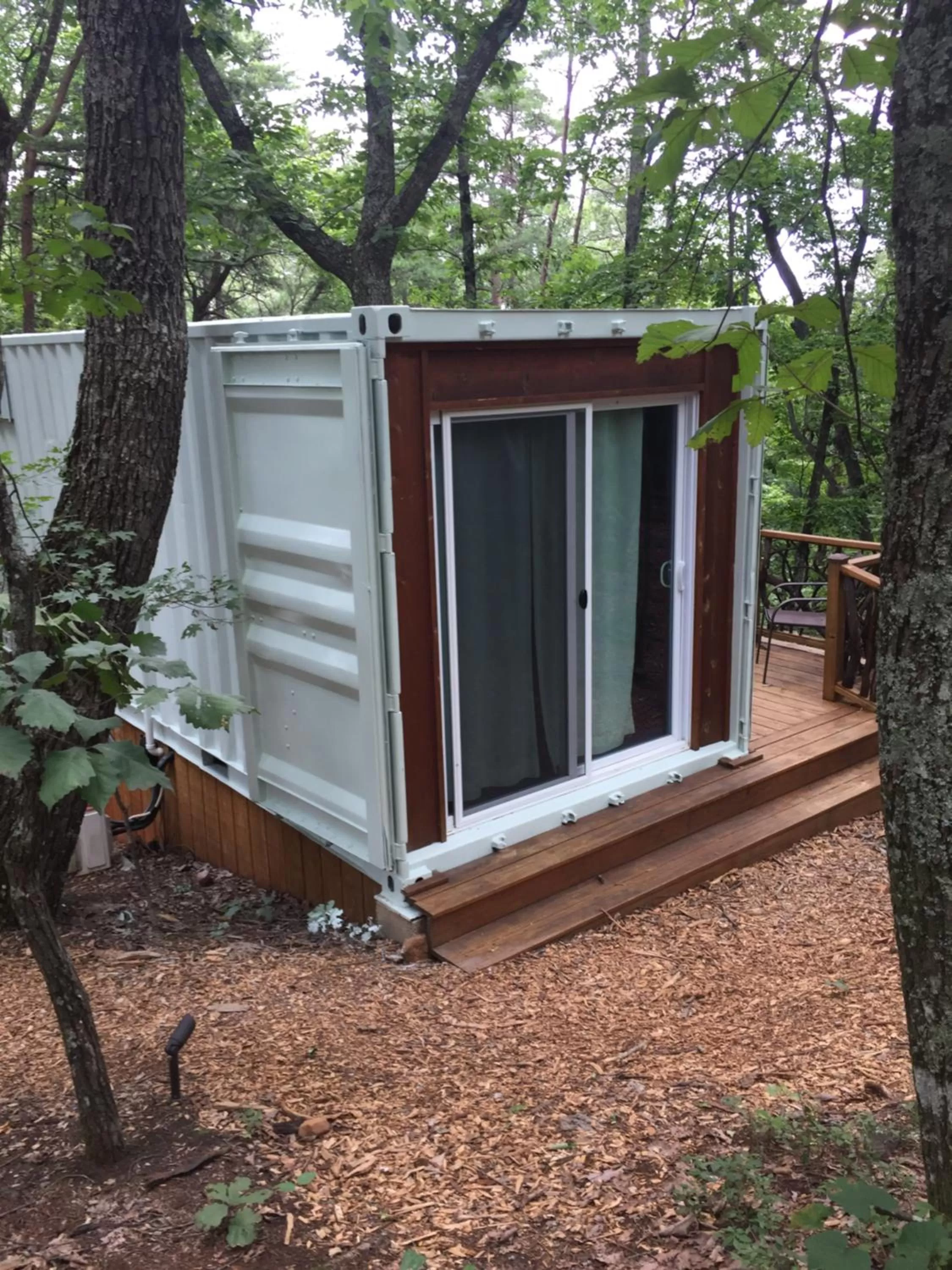 Photo of the whole room in Barefoot Hills