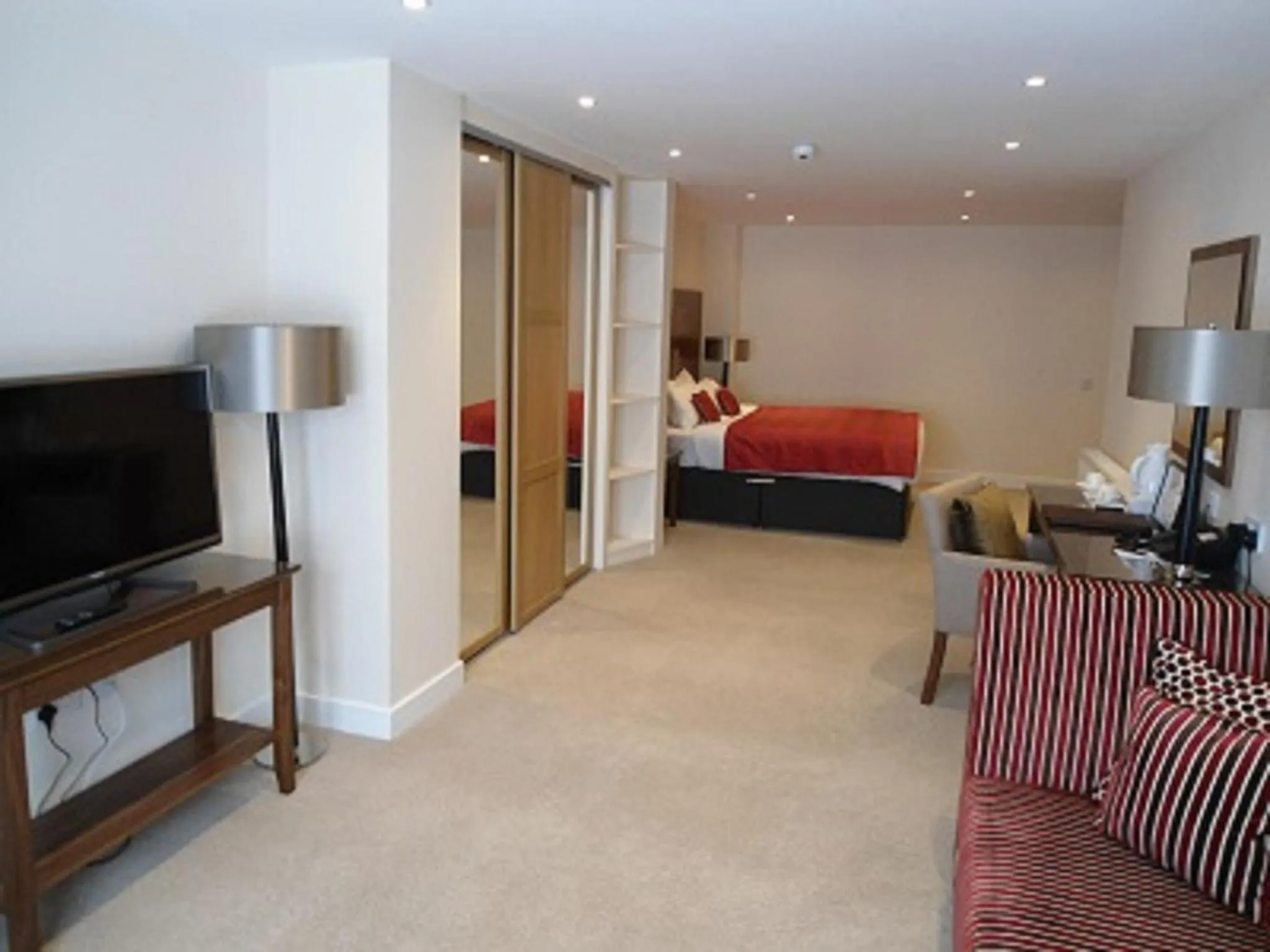 Living room, Bed in Links Hotel