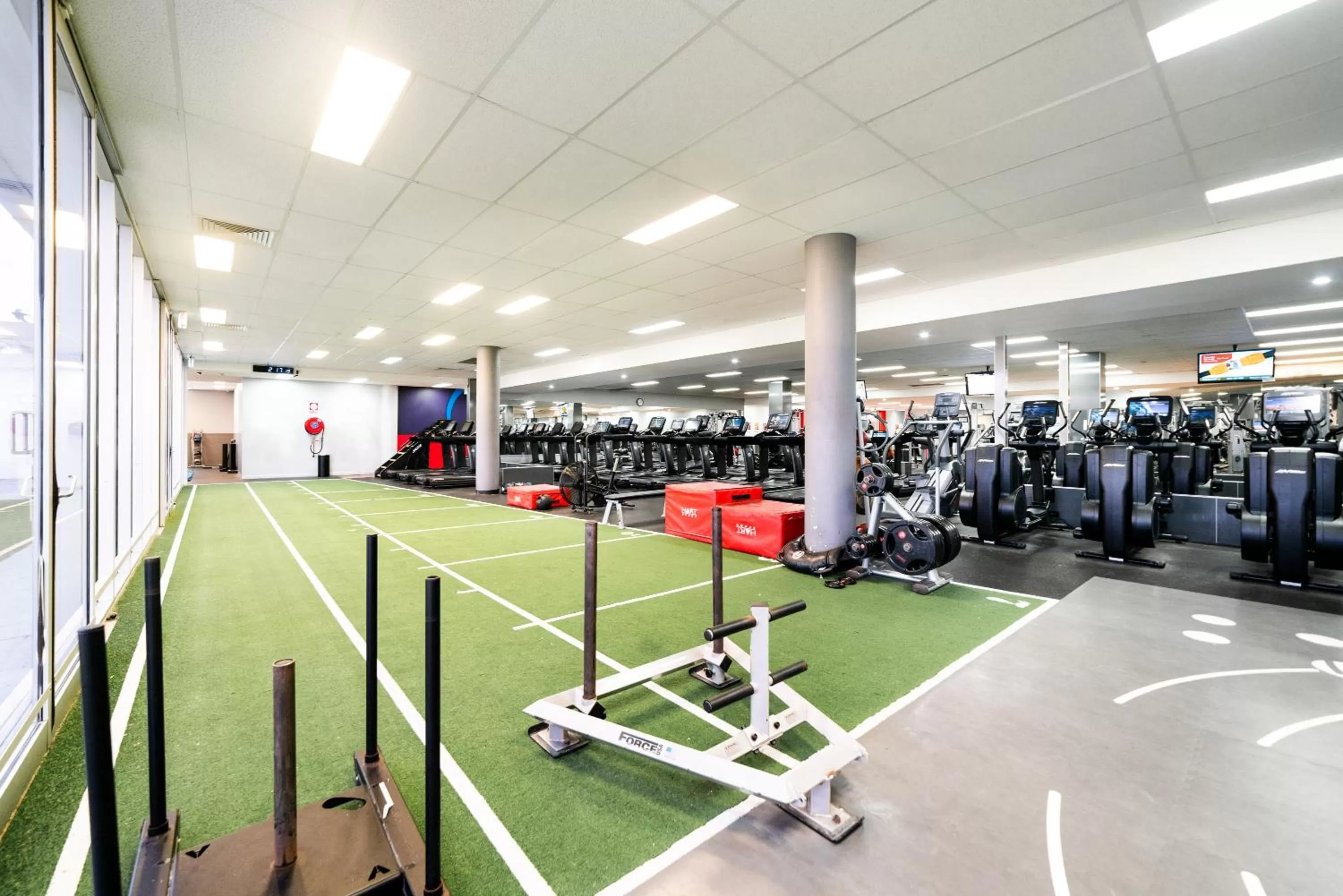 Fitness centre/facilities in Mantra at Sharks