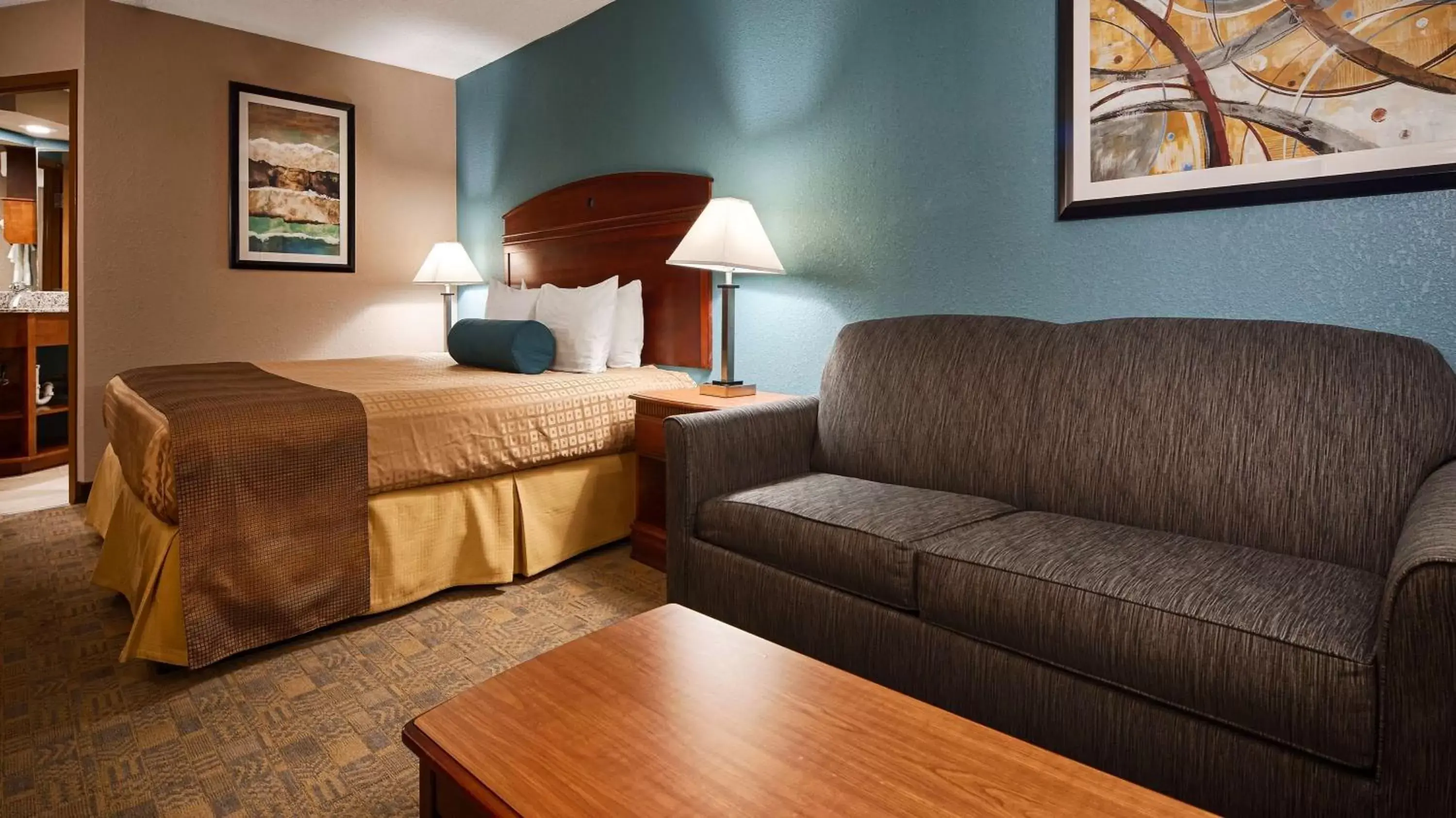 King Room with Sofa Bed - Non-Smoking in Days Inn by Wyndham Englewood Dayton Airport King Room with Sofa Bed - Non-Smoking in Days Inn by Wyndham Englewood Dayton Airport
