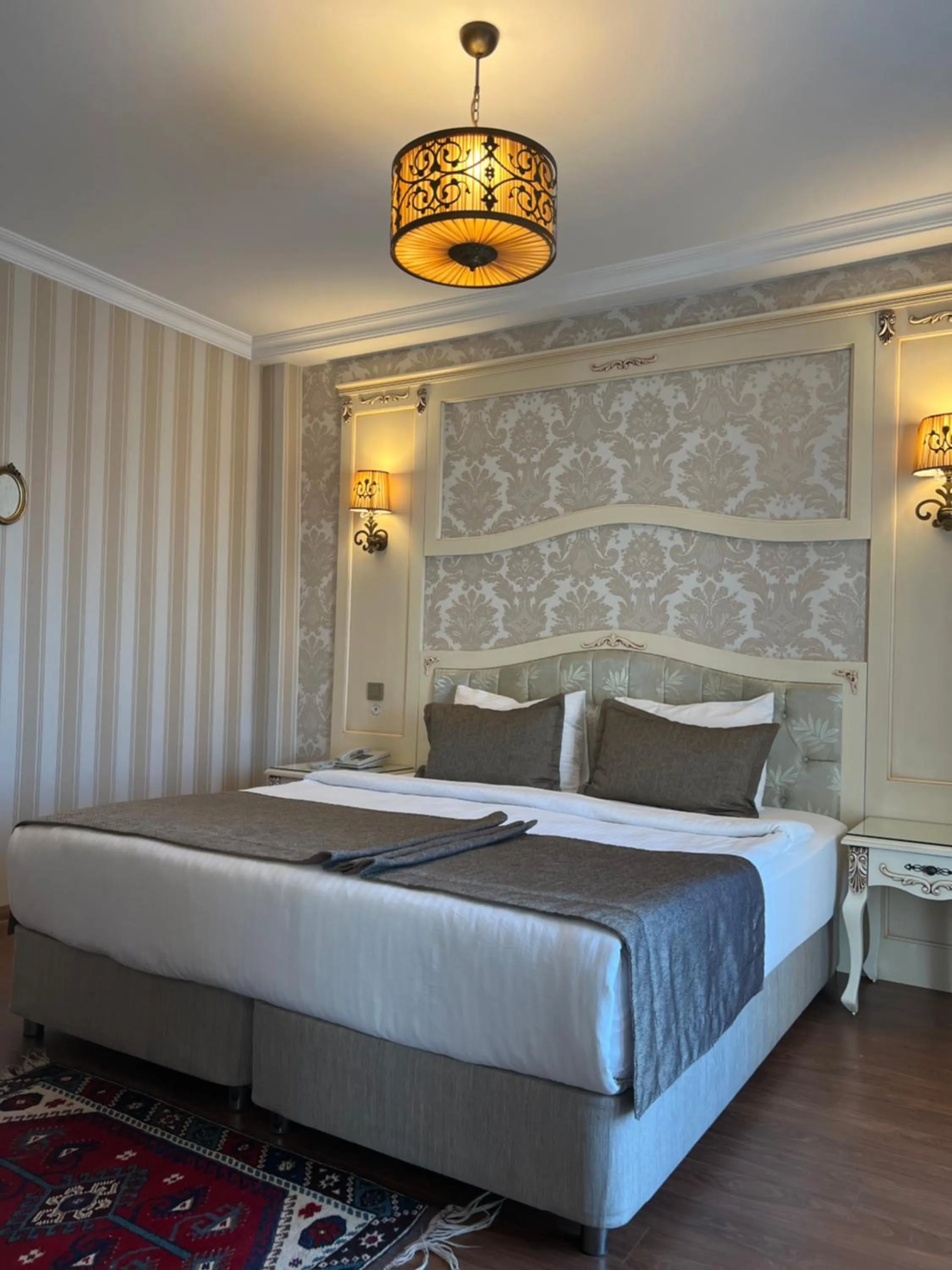 Photo of the whole room, Bed in Muyan Suites