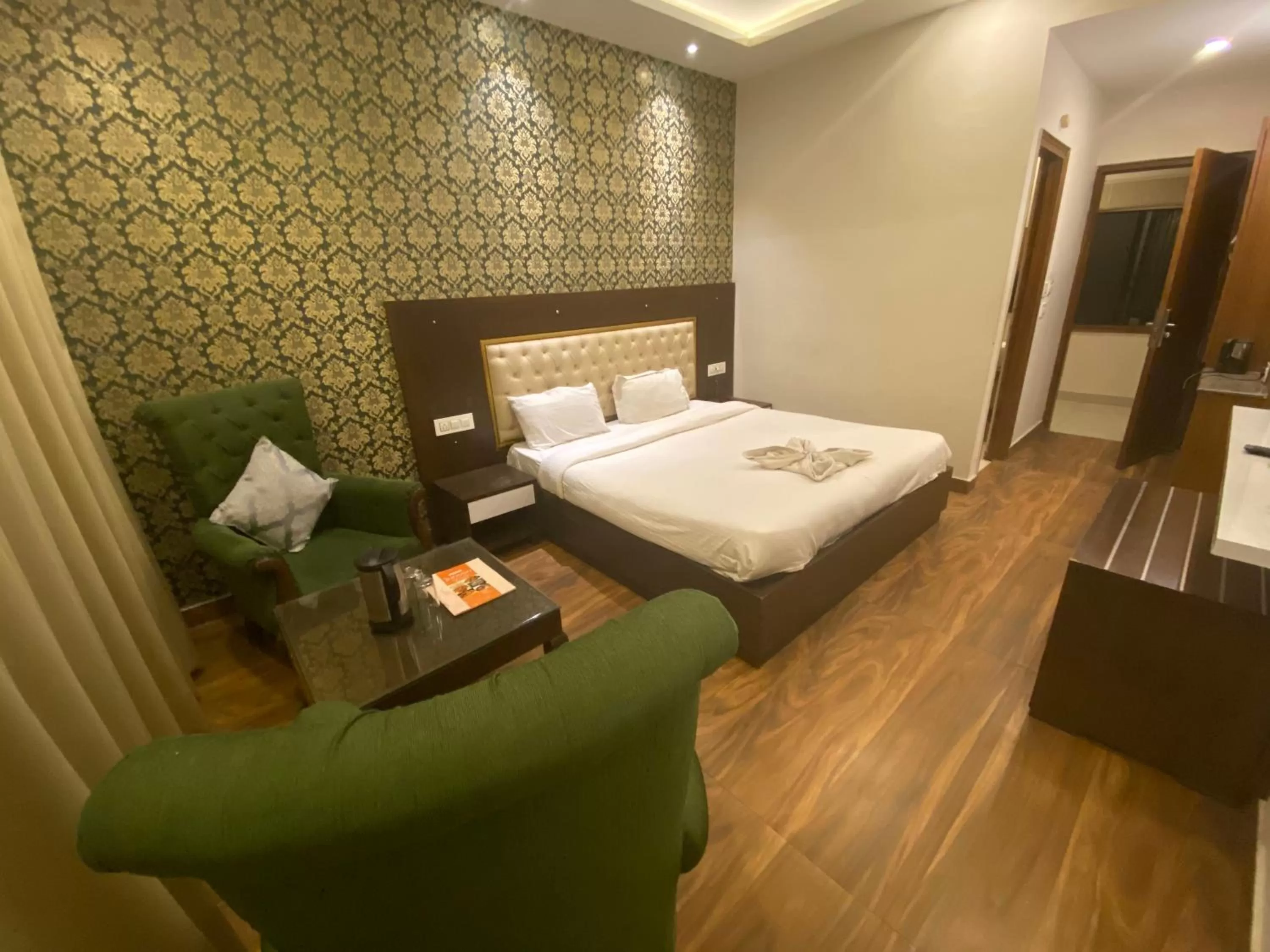 Bed in Hotel Ambika Resort Manali