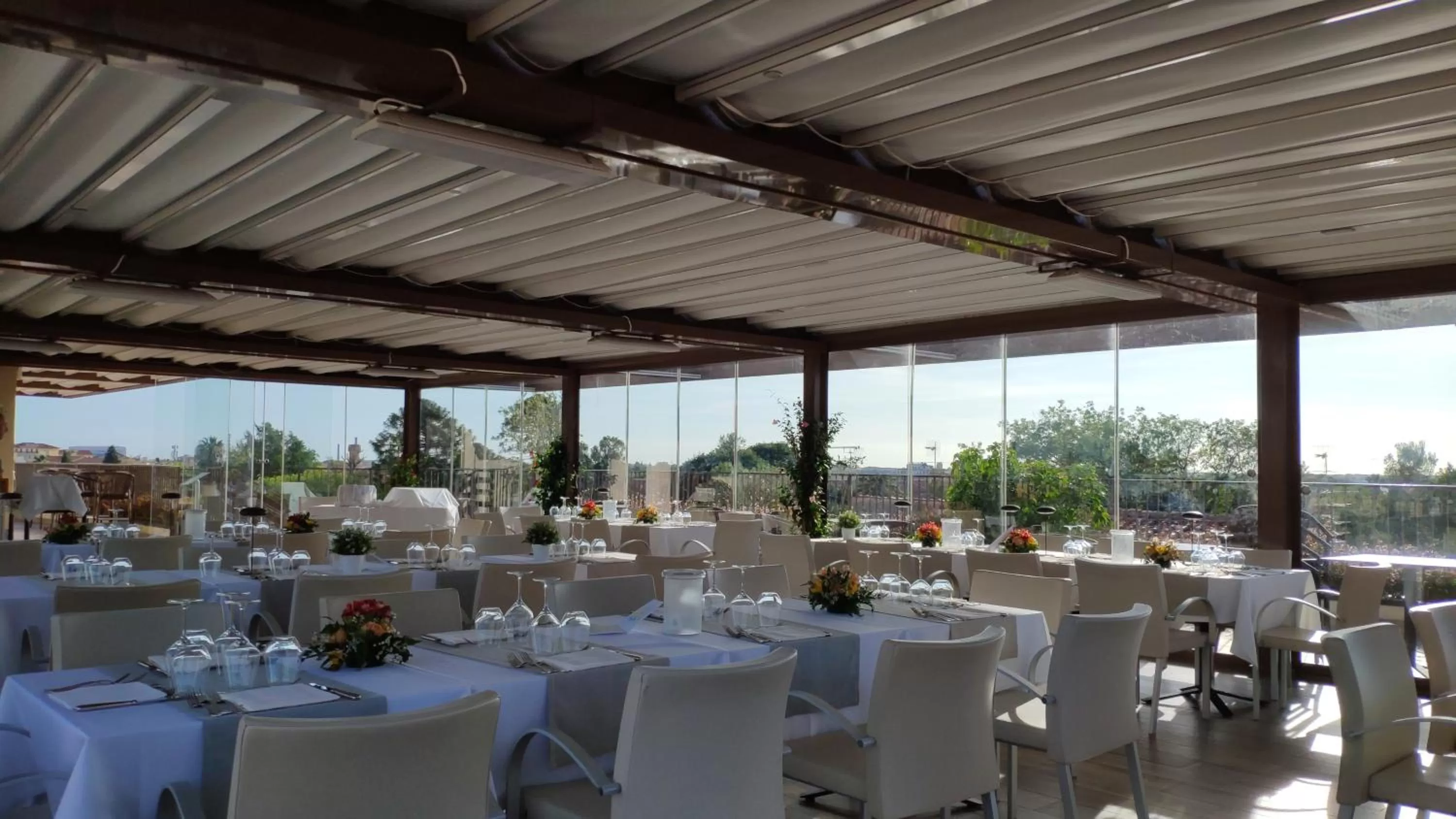 Restaurant/places to eat in Grand Hotel Duomo