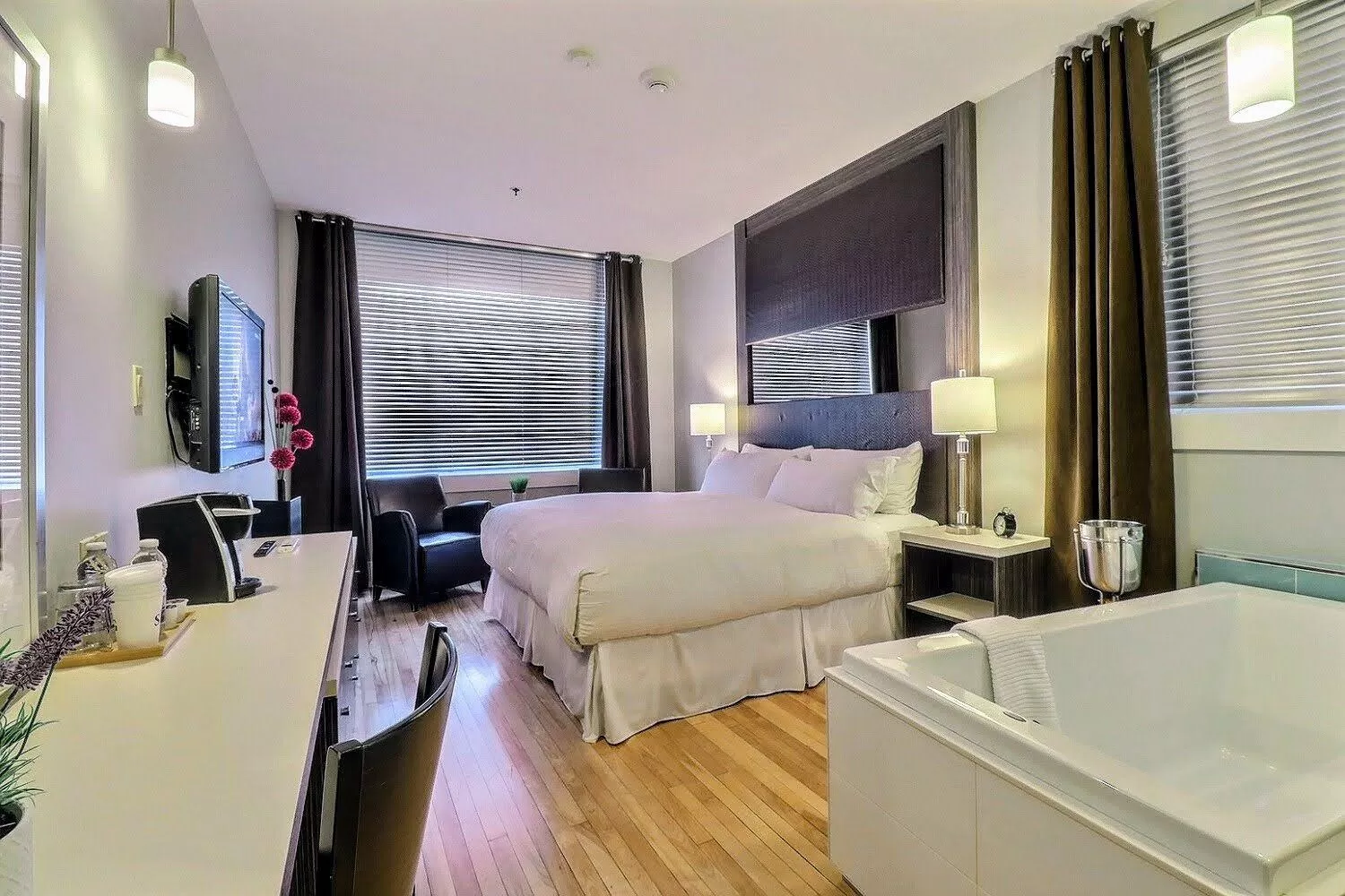 St. James' Gate, Boutique Hotel