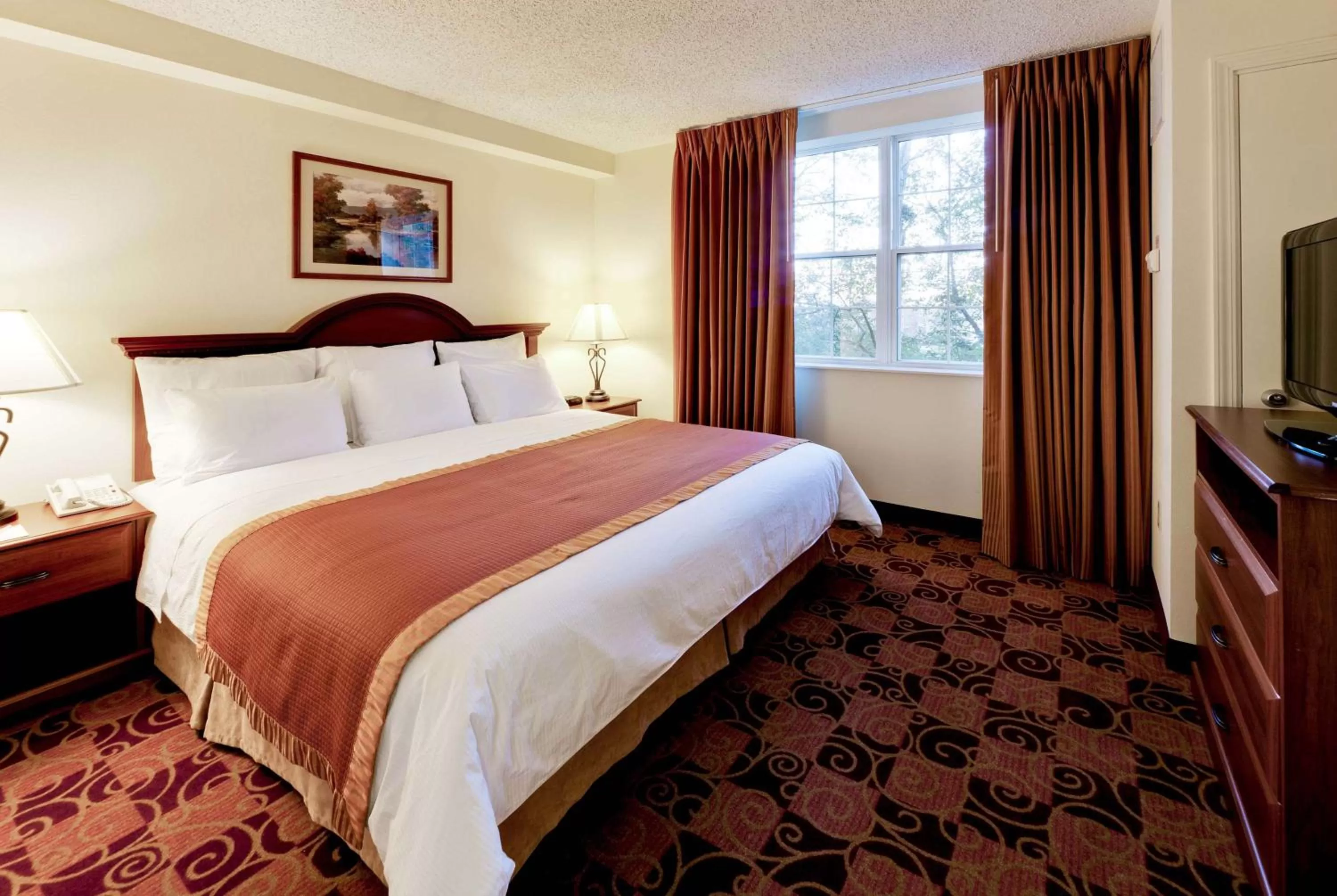 Photo of the whole room, Bed in Hawthorn Suites by Wyndham Louisville East