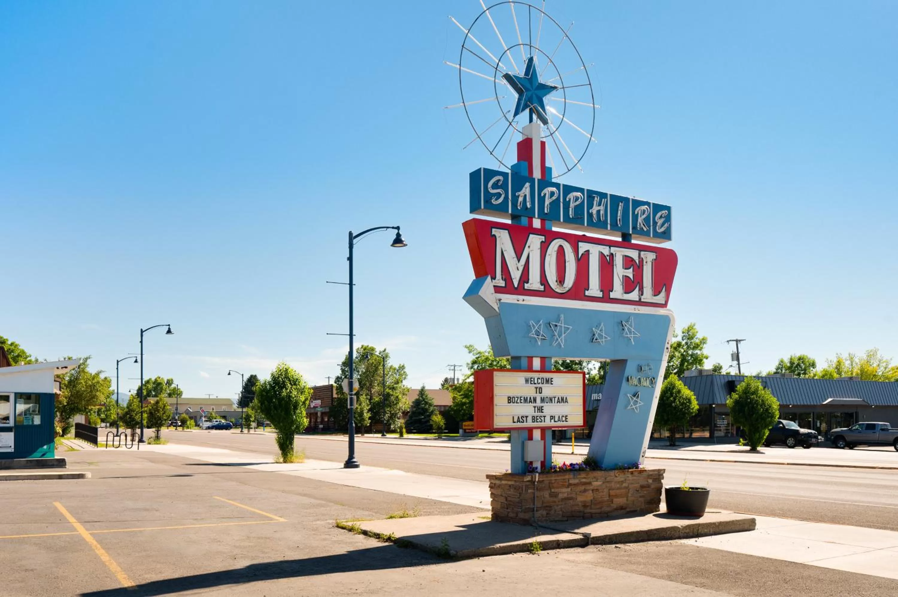 Property building in Sapphire Motel Midtown Bozeman