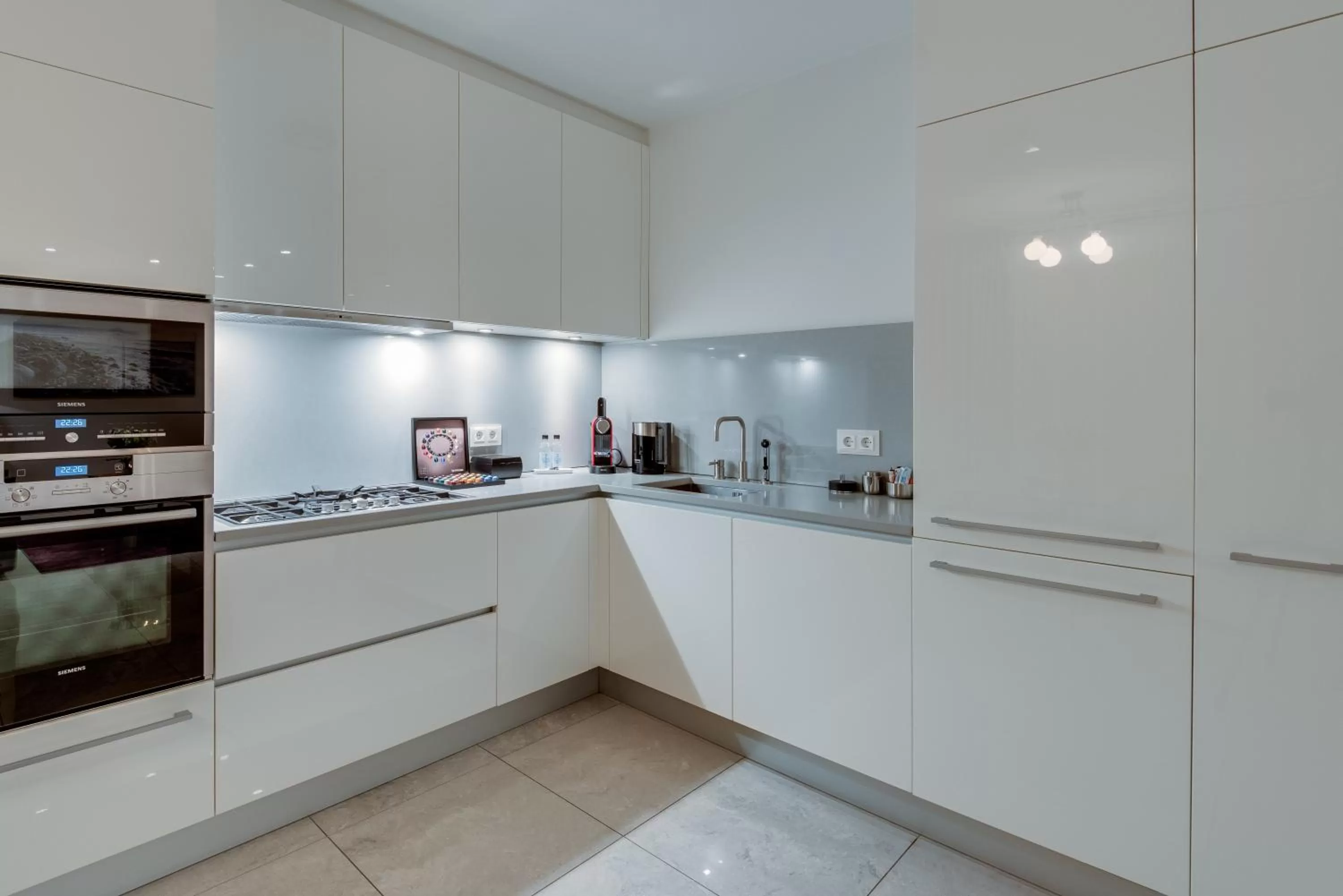 Kitchen or kitchenette in Black Pearl Apartment Hotel