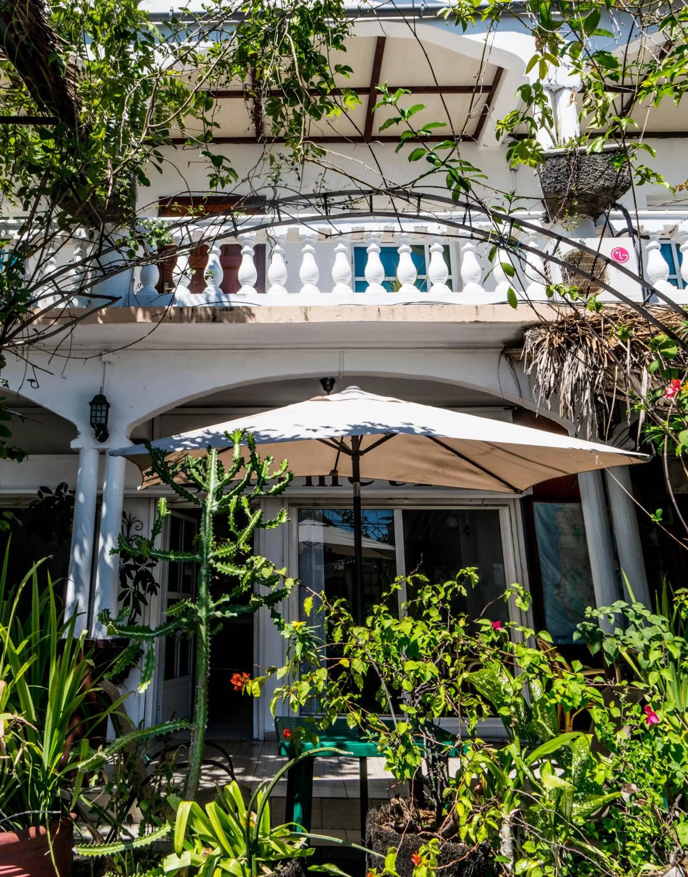 Facade/entrance in Hotel Jardin de la Paix