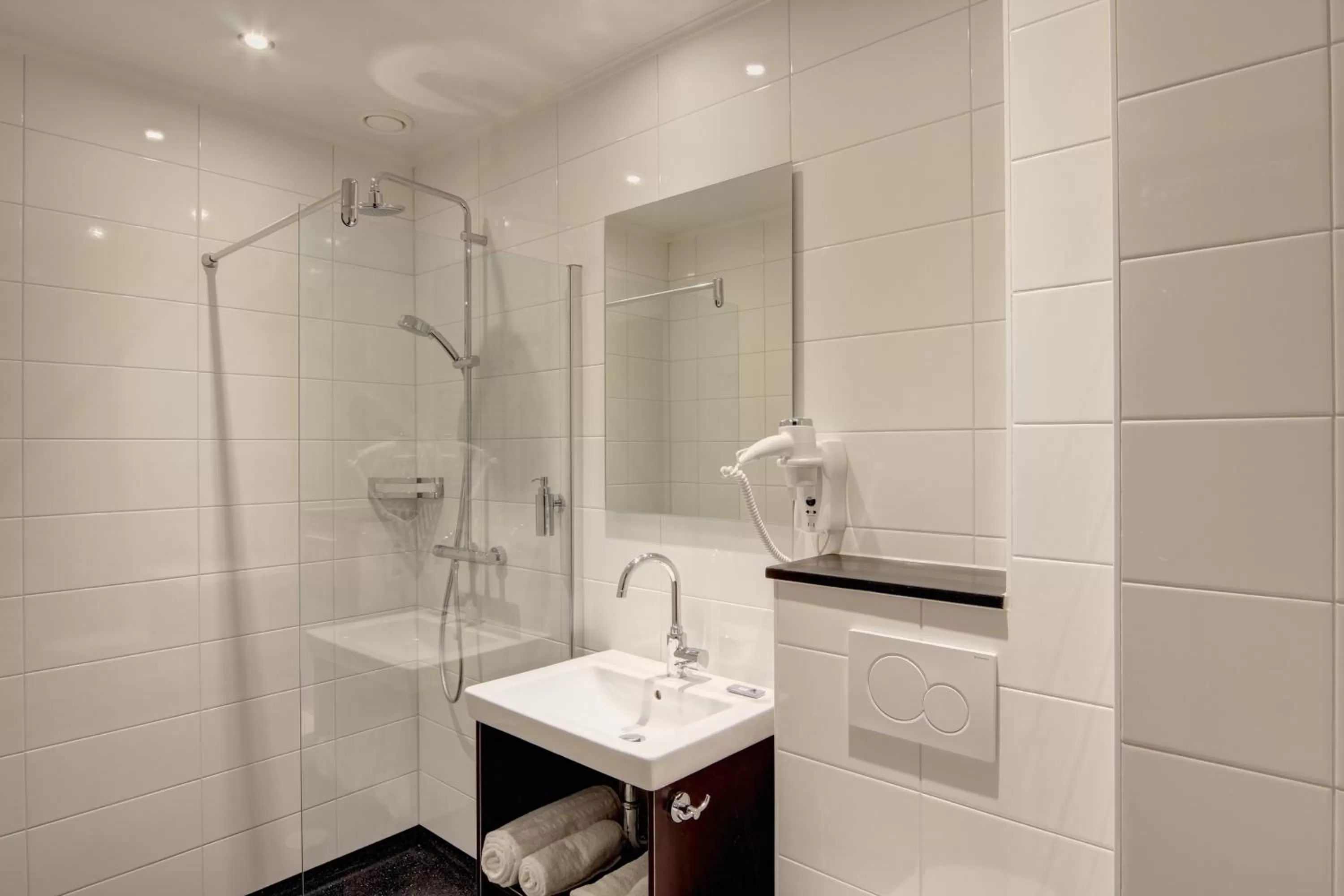 Bathroom in Hotel Loskade 45