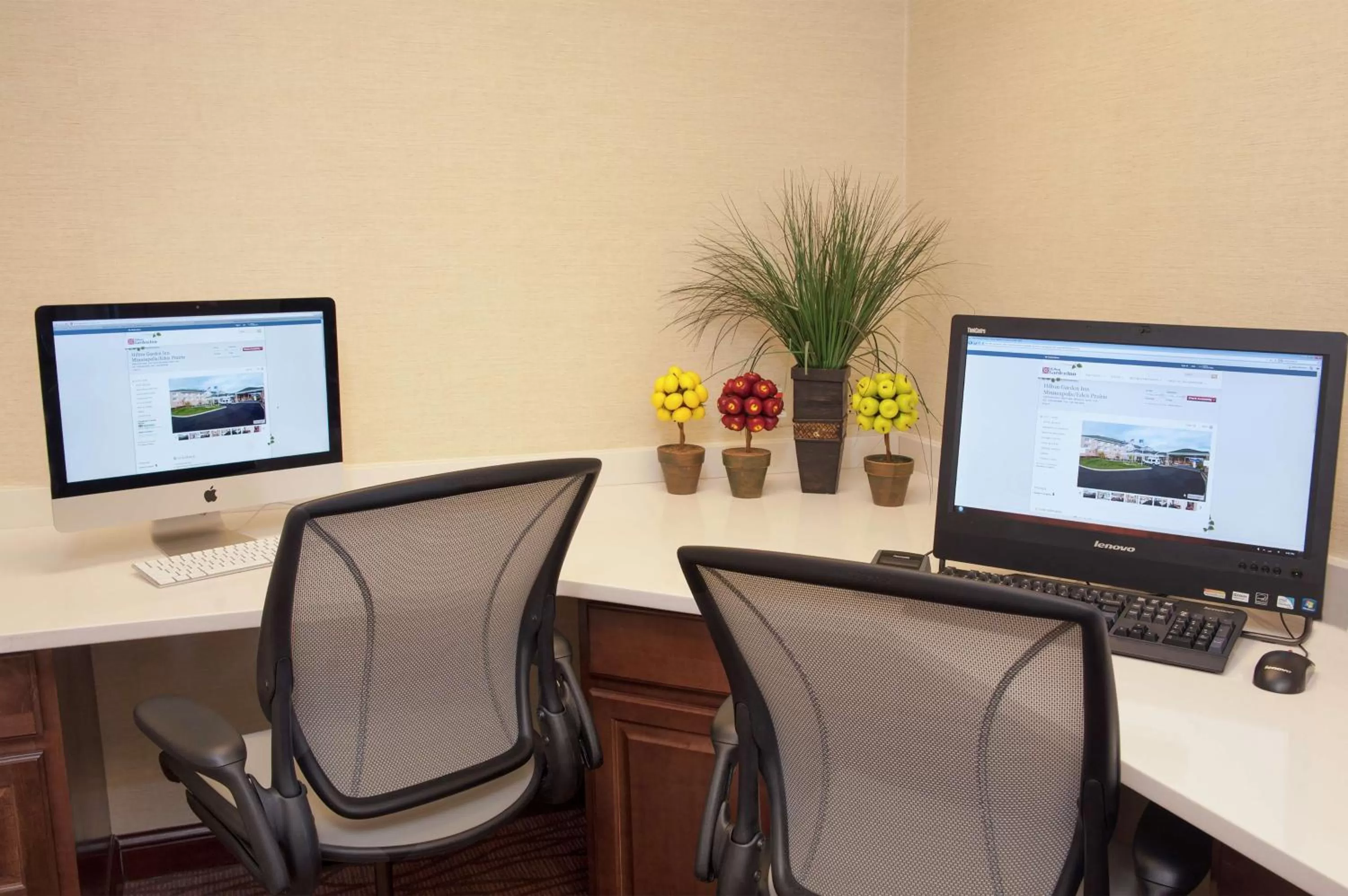 Business facilities in Hilton Garden Inn St. Paul Oakdale