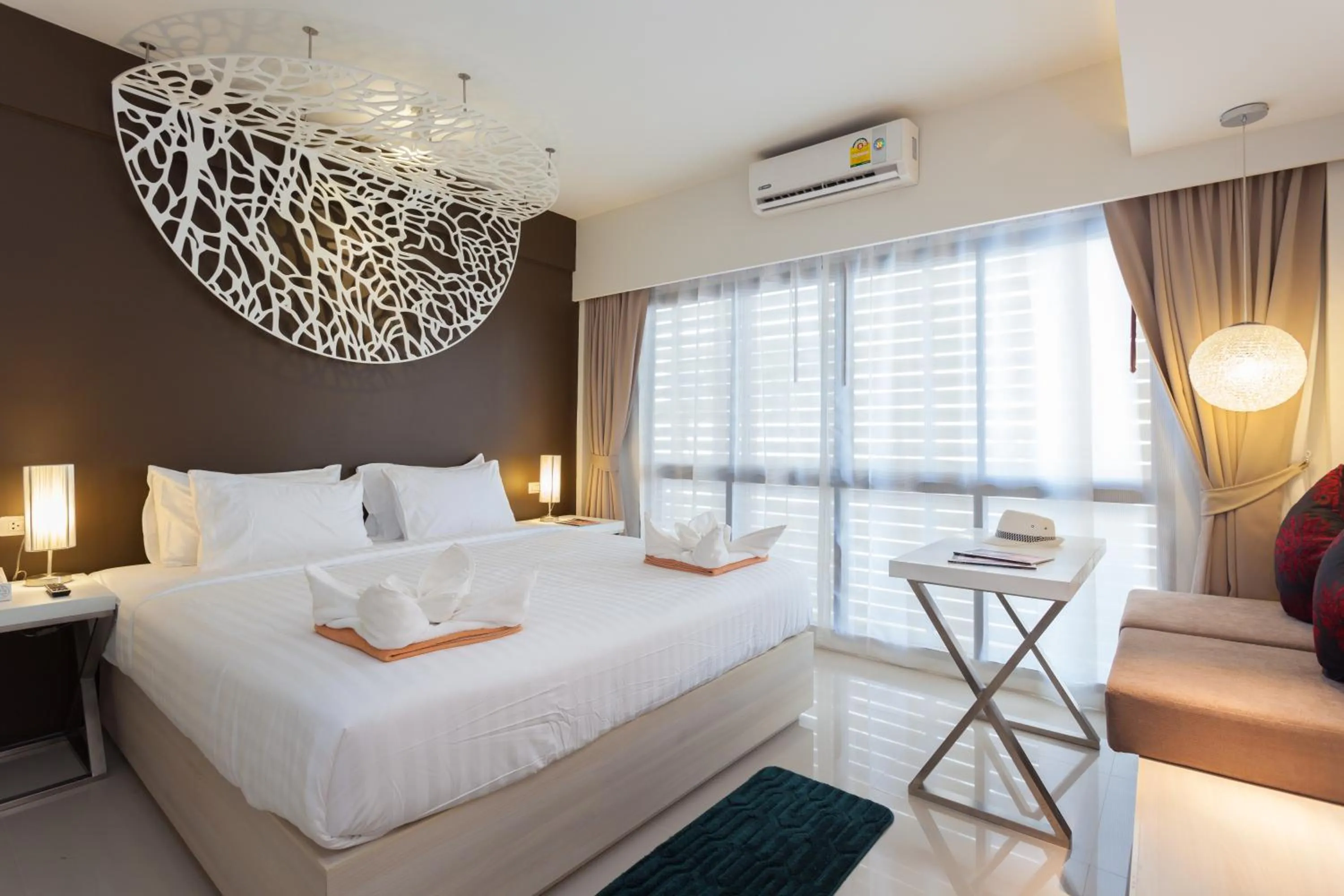 Bedroom, Bed in Coral Inn