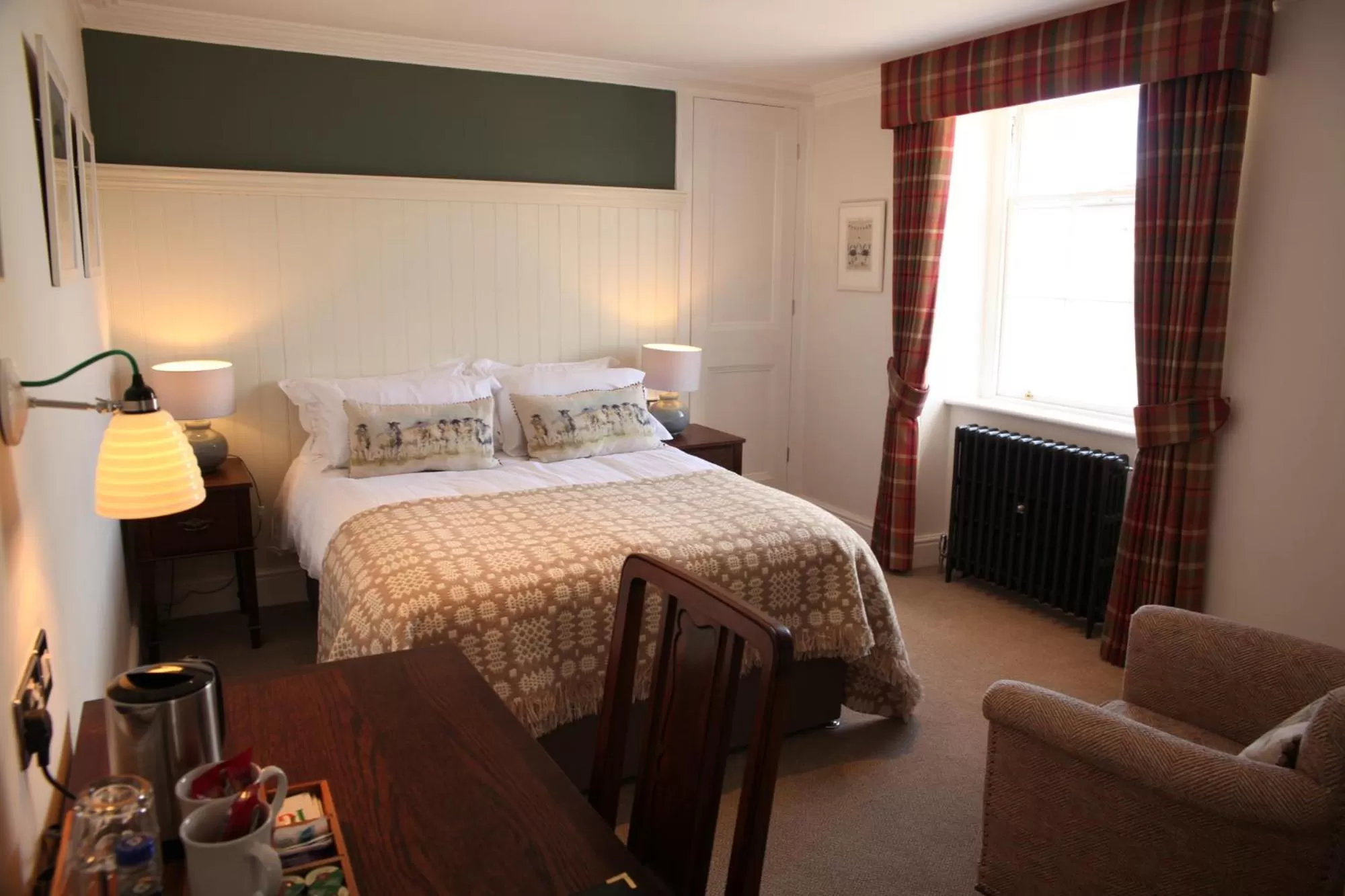 Bedroom, Bed in The Erskine Arms