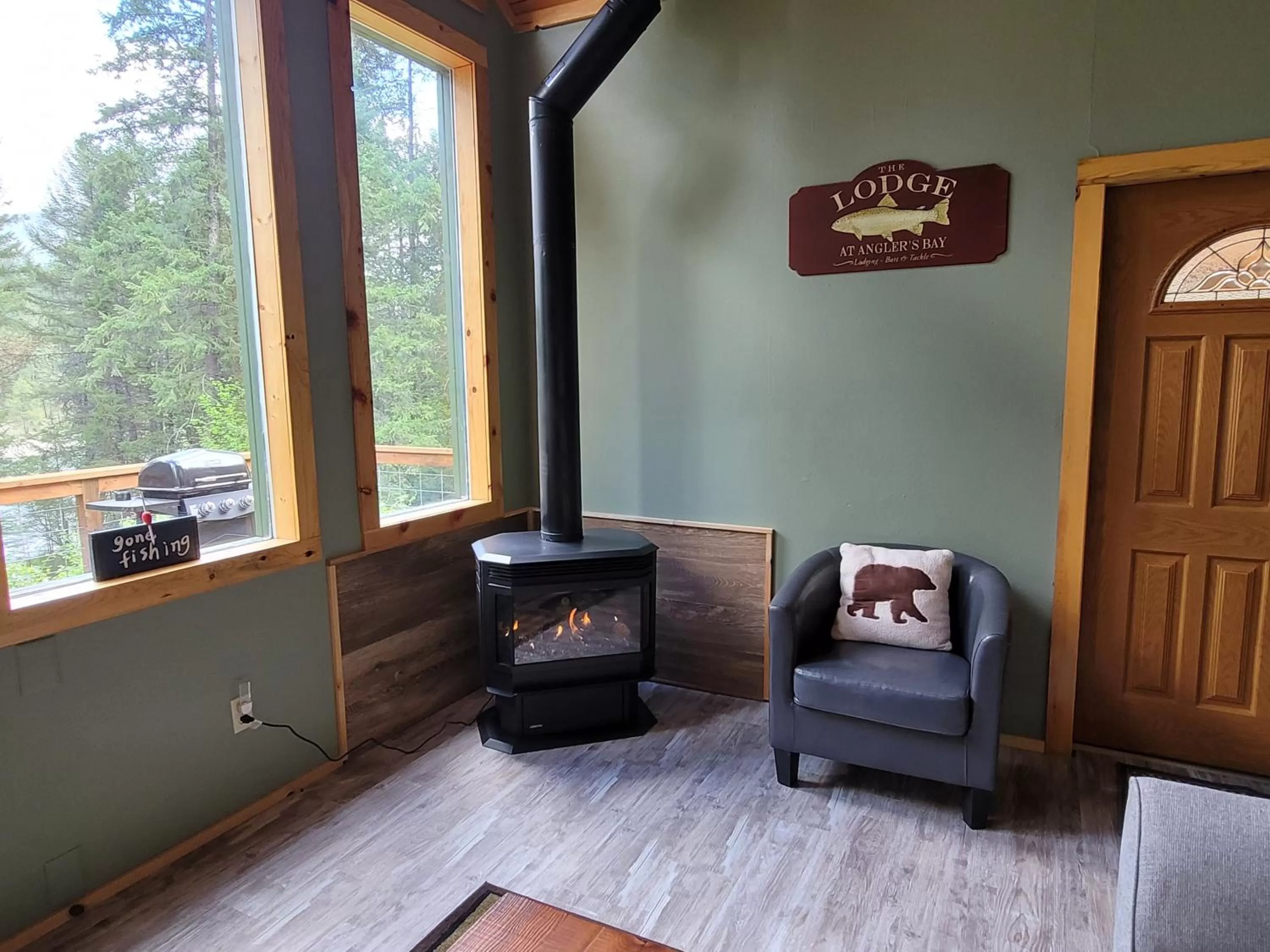 Riverfront Motel & Cabins