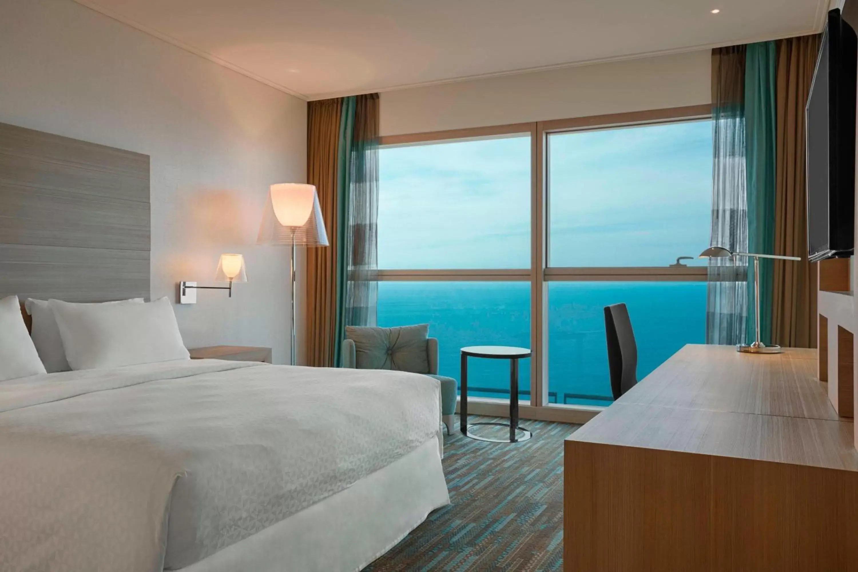 Premium Queen Room with Sea View in Four Points by Sheraton Oran Premium Queen Room with Sea View in Four Points by Sheraton Oran