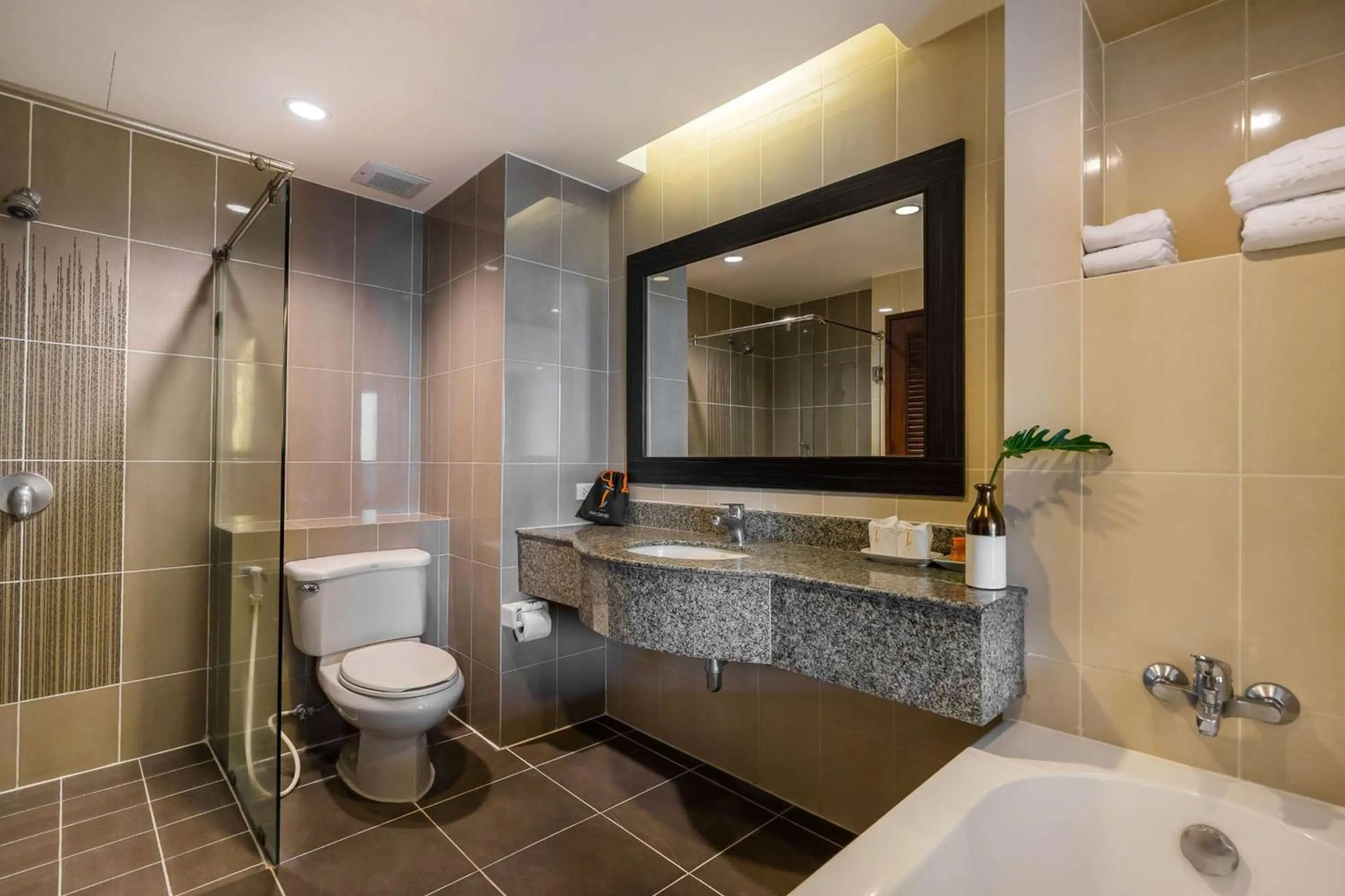 Toilet in Hotel J Pattaya