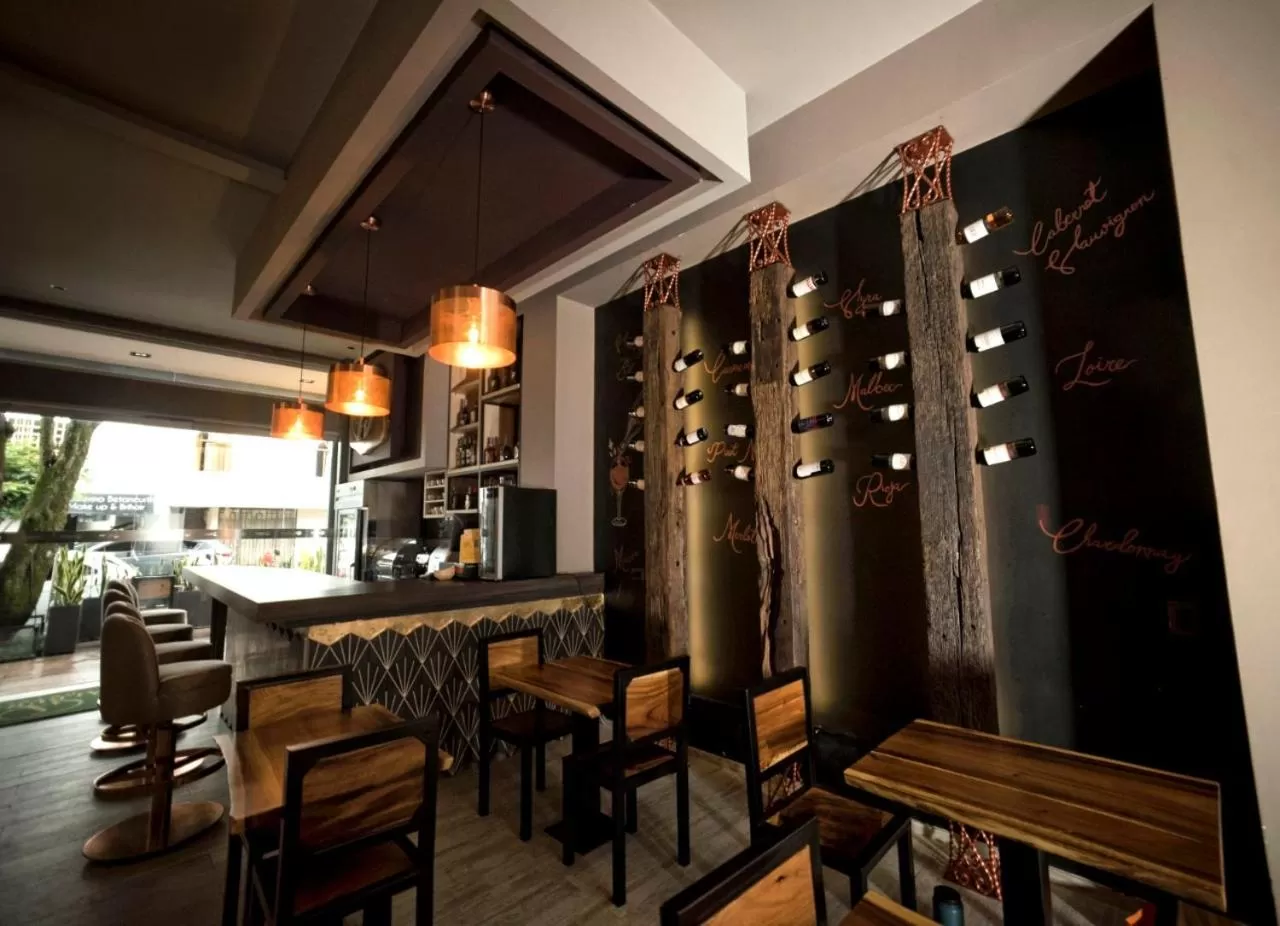 Living room, Restaurant/Places to Eat in Albura Hotel