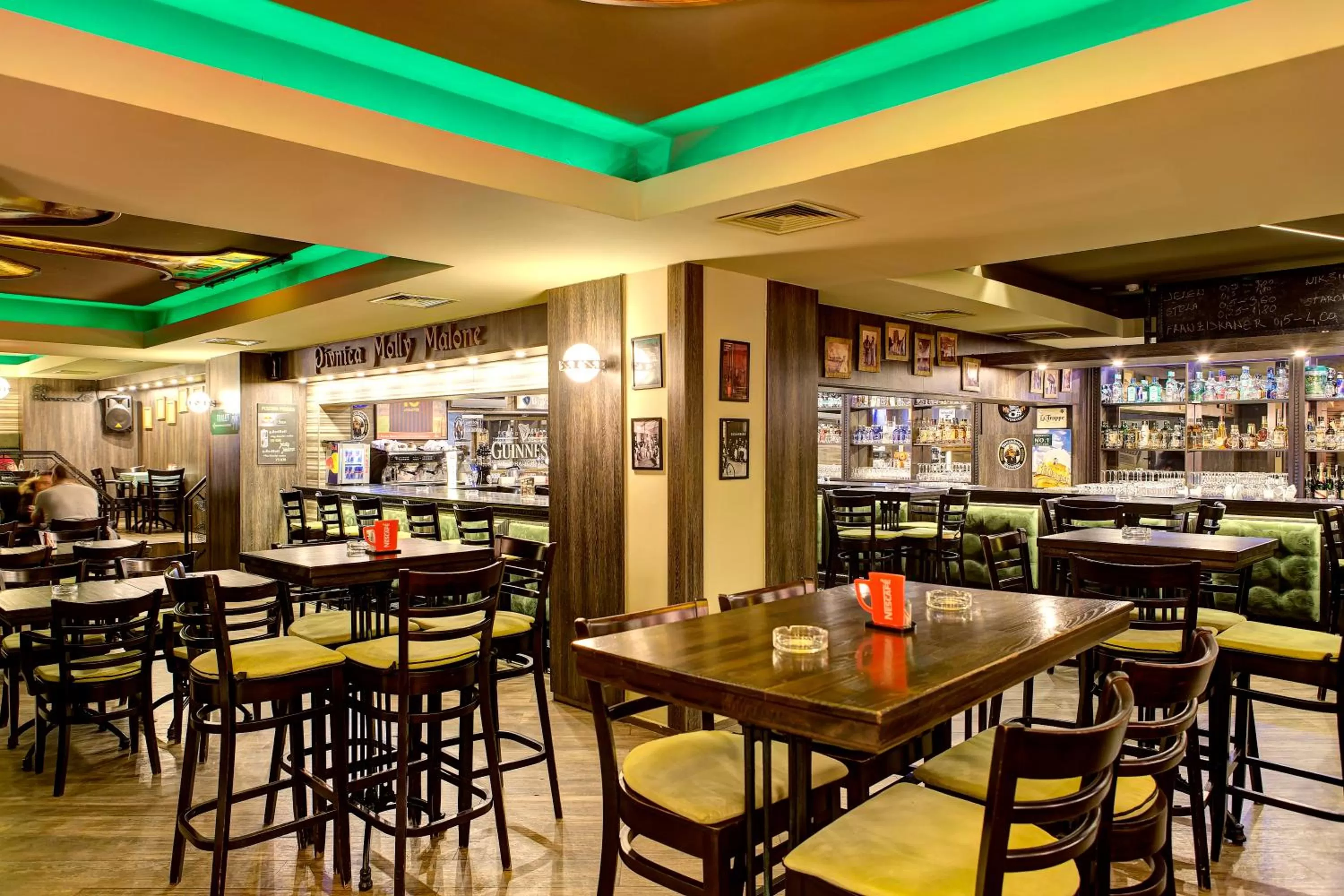 Restaurant/places to eat in Hotel Le Pont