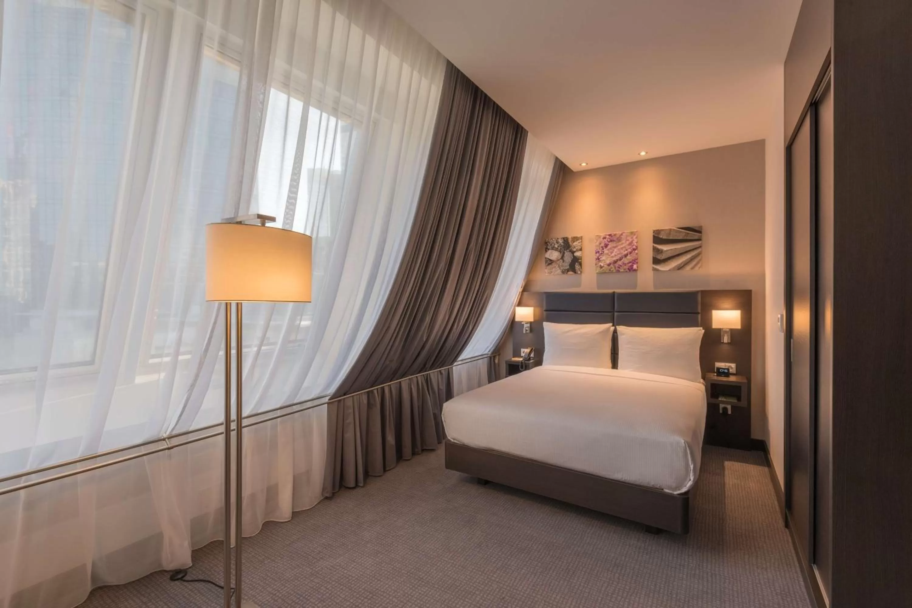 Bed in Hilton Garden Inn Frankfurt City Centre