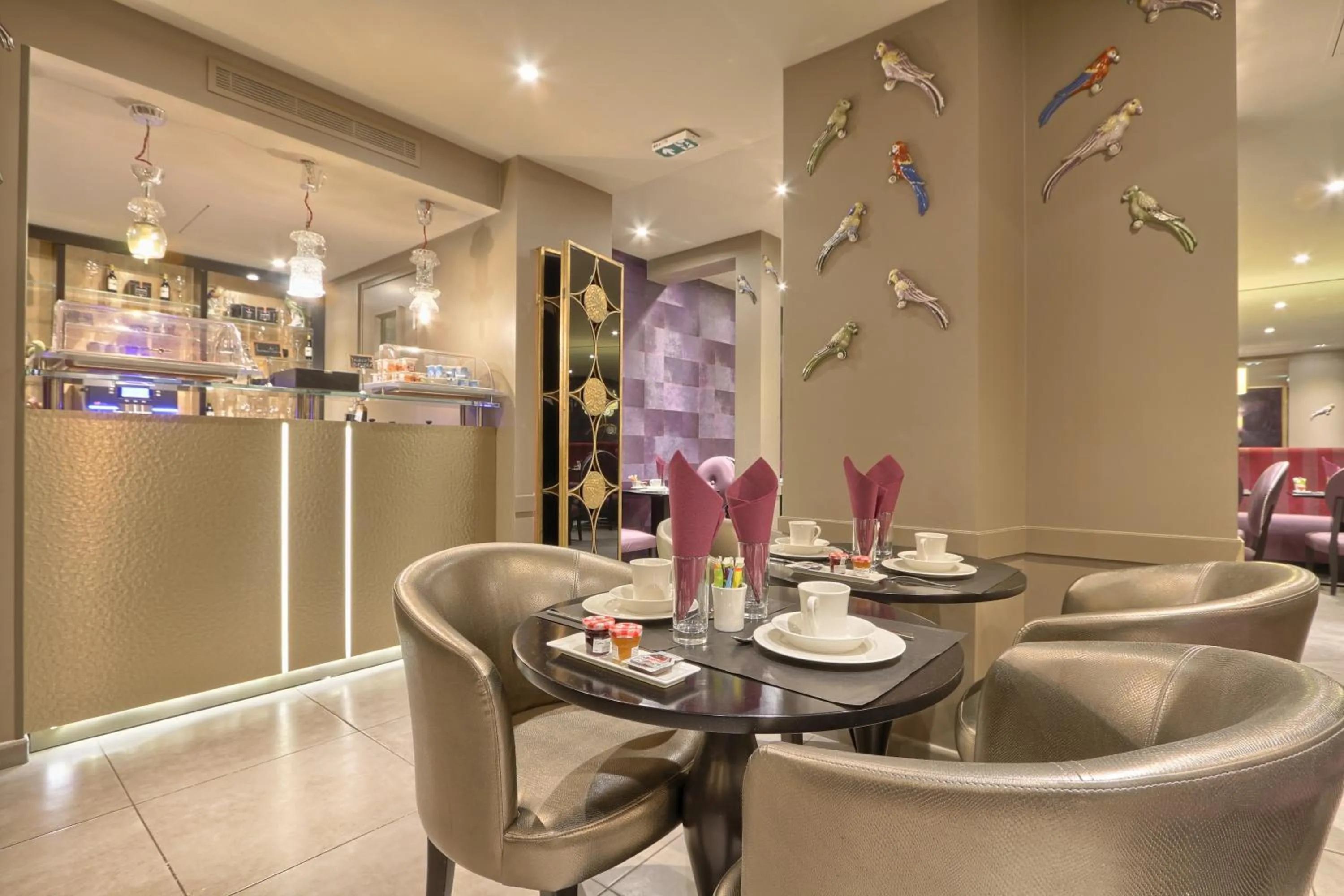 Restaurant/places to eat in Hôtel Mondial