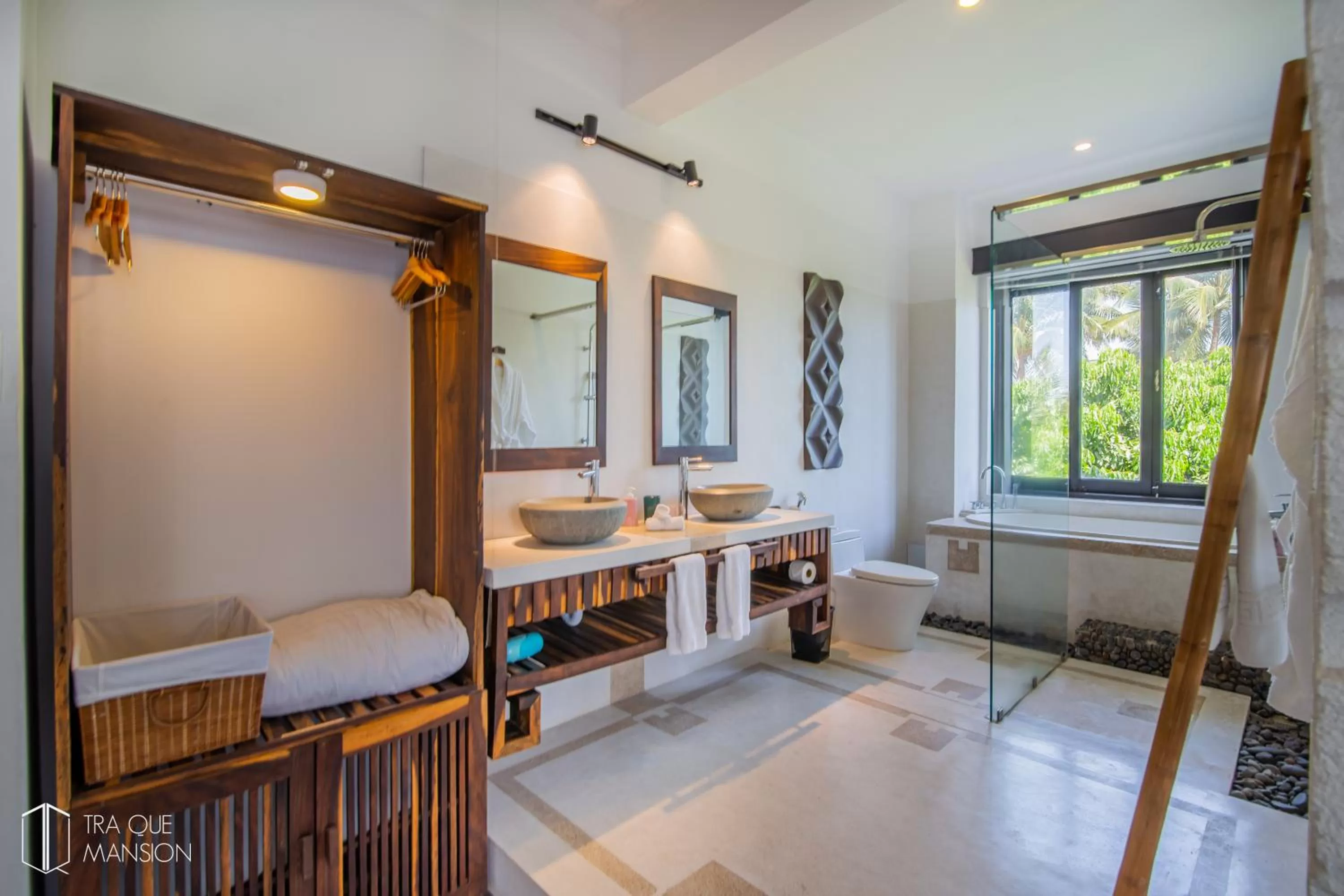 Bathroom in Tra Que Mansion