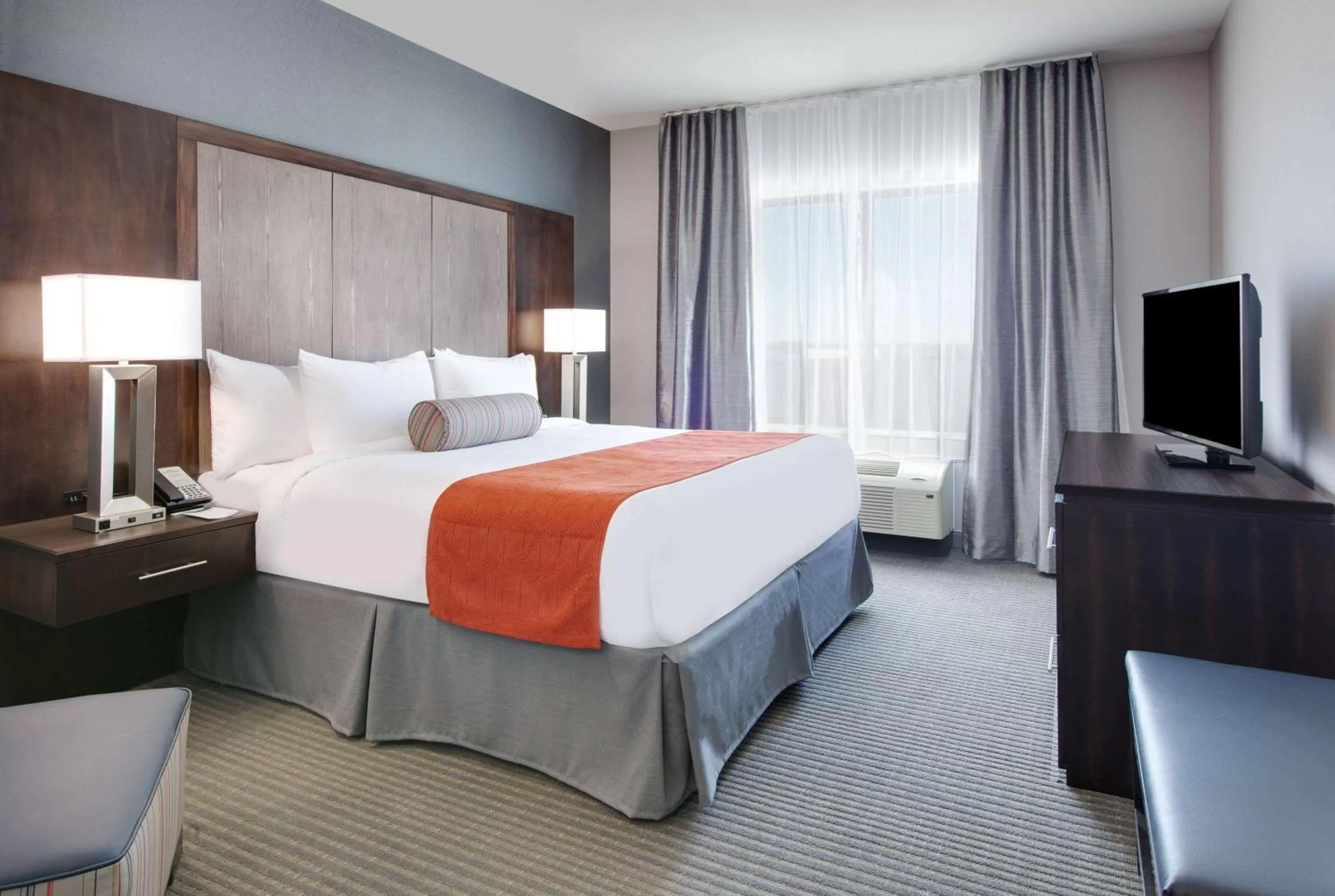 Photo of the whole room, Bed in Wingate by Wyndham San Angelo