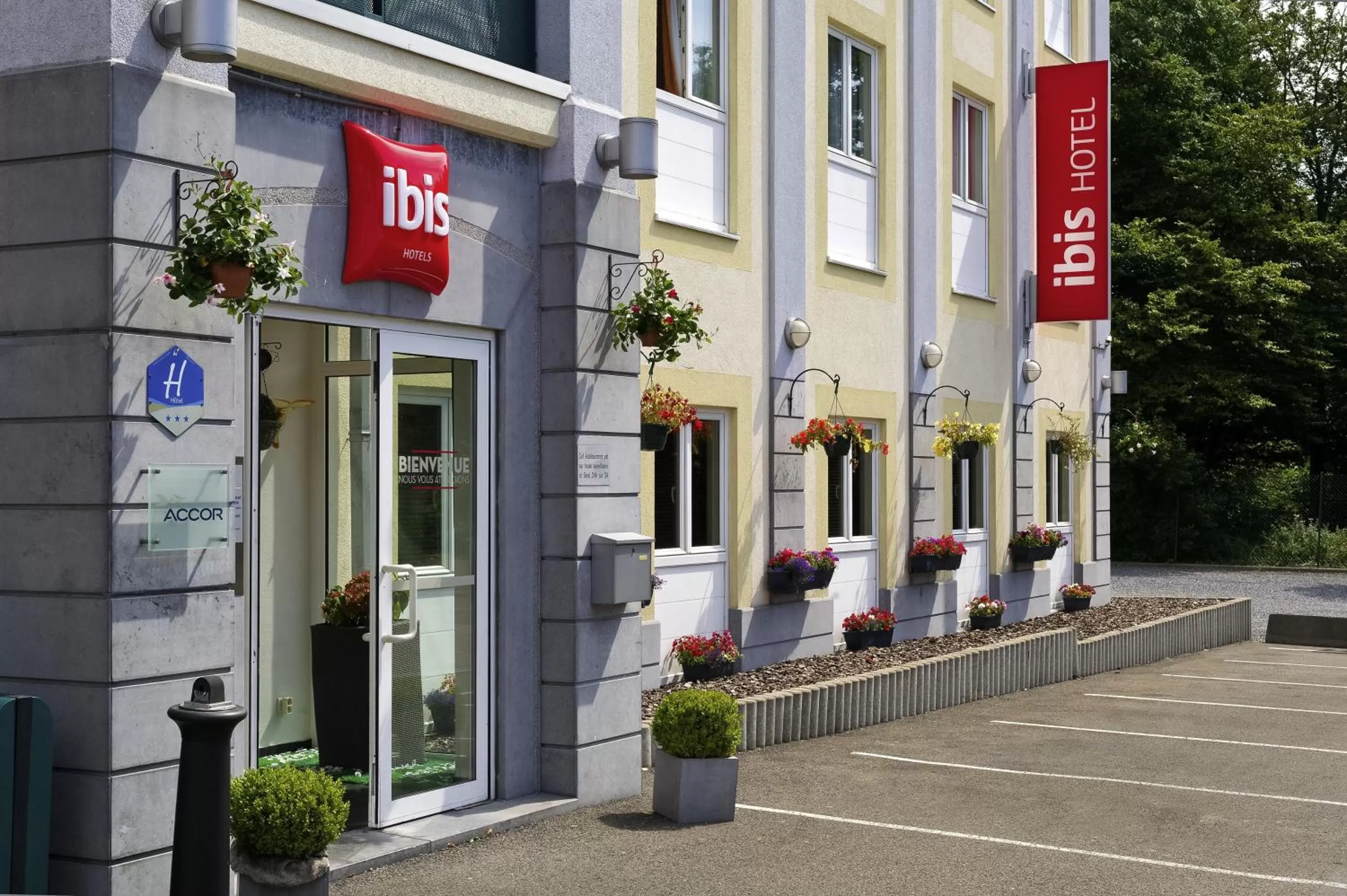 Facade/entrance in ibis Liège Seraing