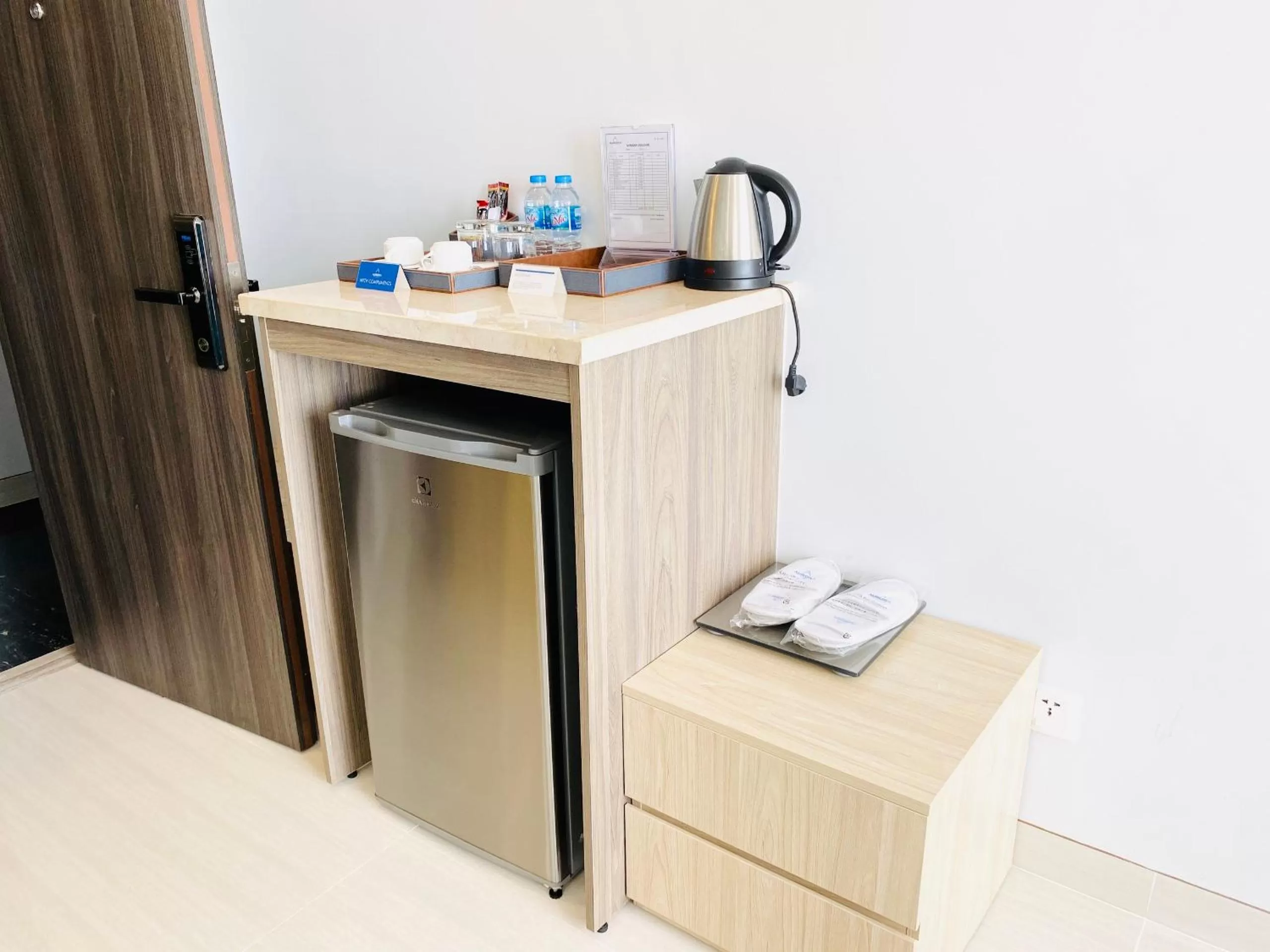 Coffee/tea facilities in Aurora Western Village