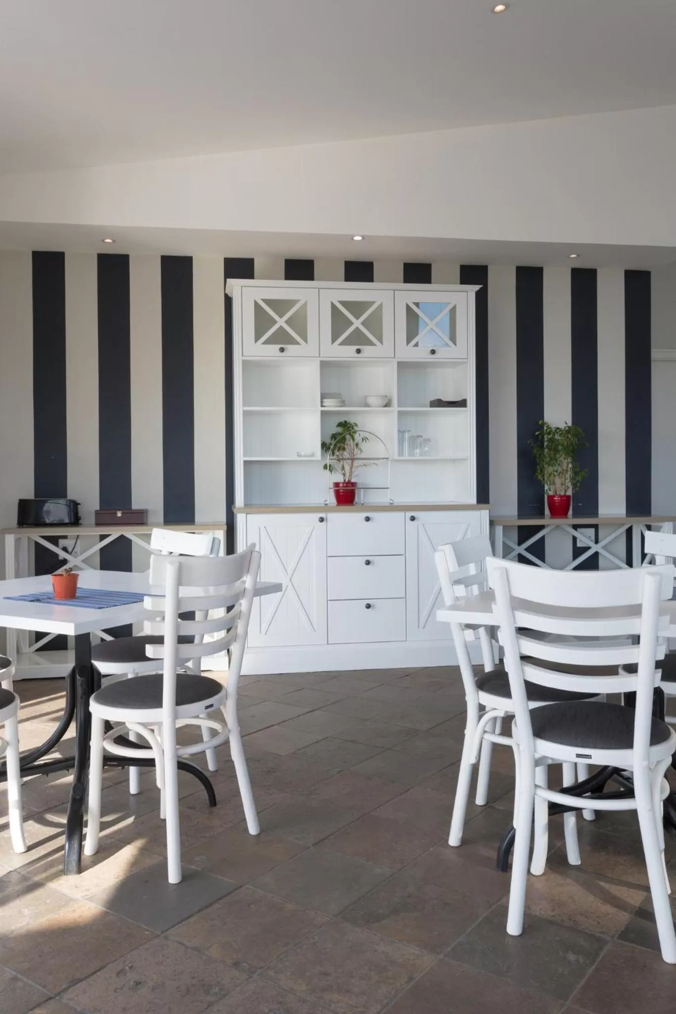 Dining area in Oyster Box Guesthouse