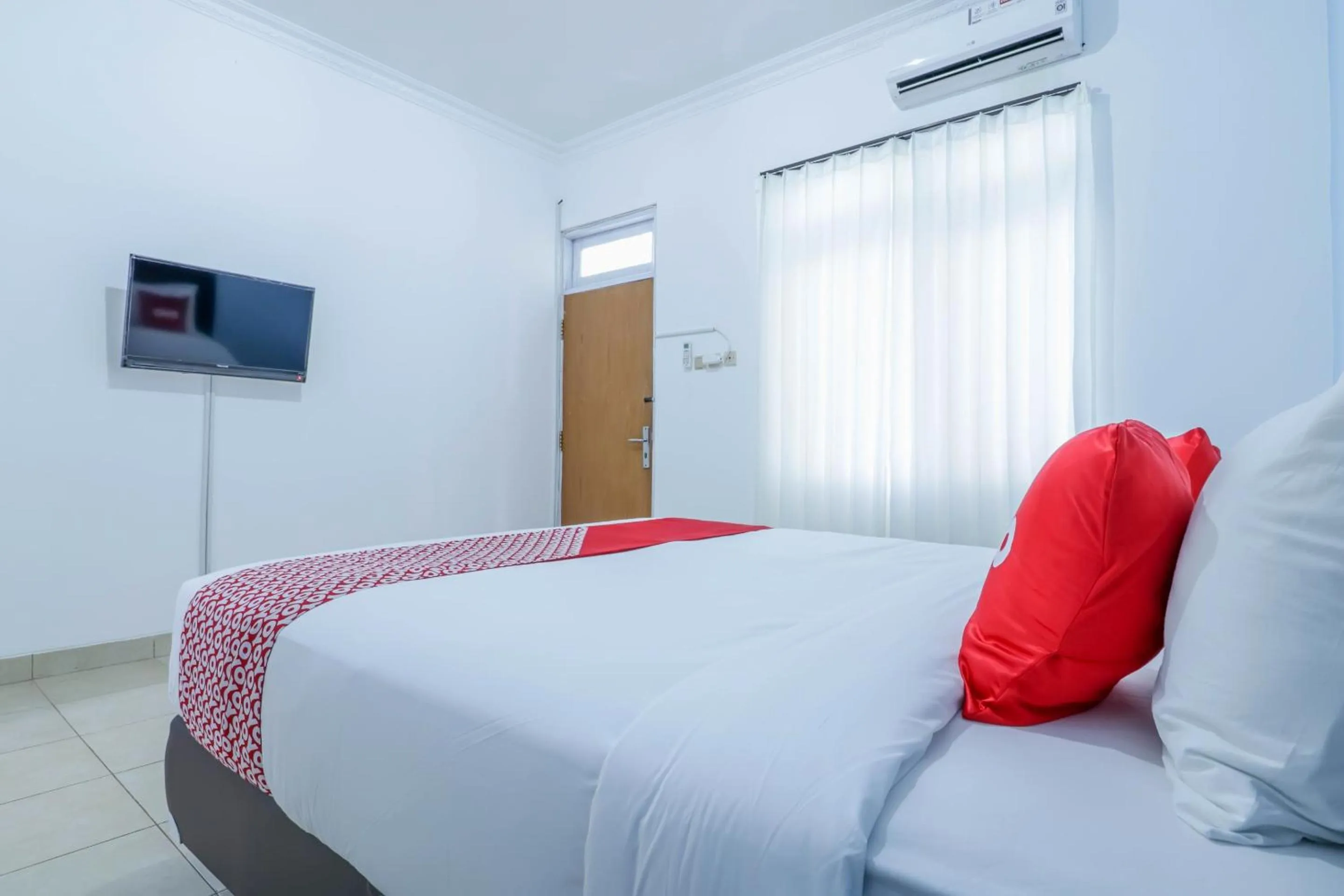 Bedroom, Bed in OYO 1755 De'balcon Accomodation