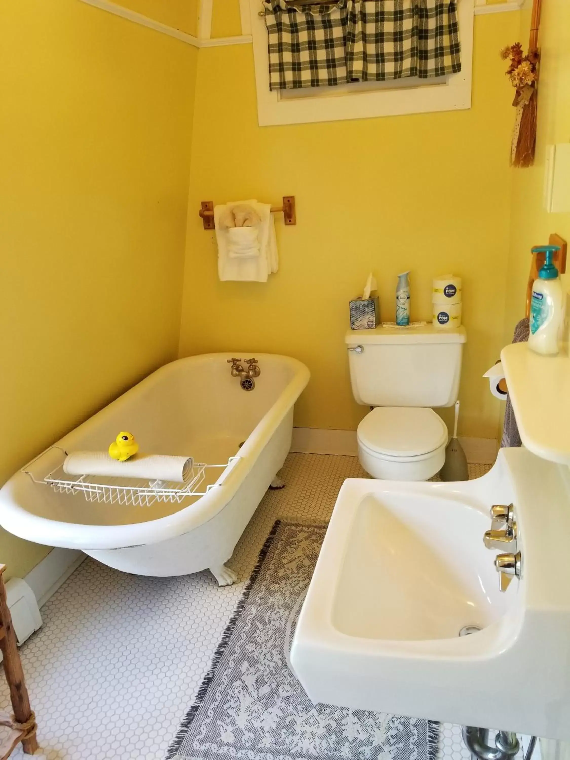 Standard Double Room with Shared Bathroom in Trails End Inn Standard Double Room with Shared Bathroom in Trails End Inn