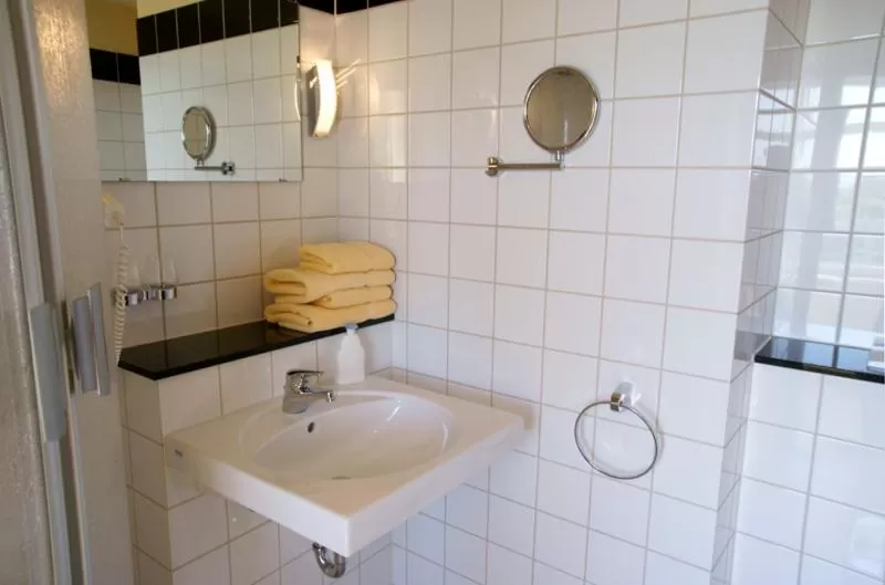 Bathroom in Hotel Am Weberplatz