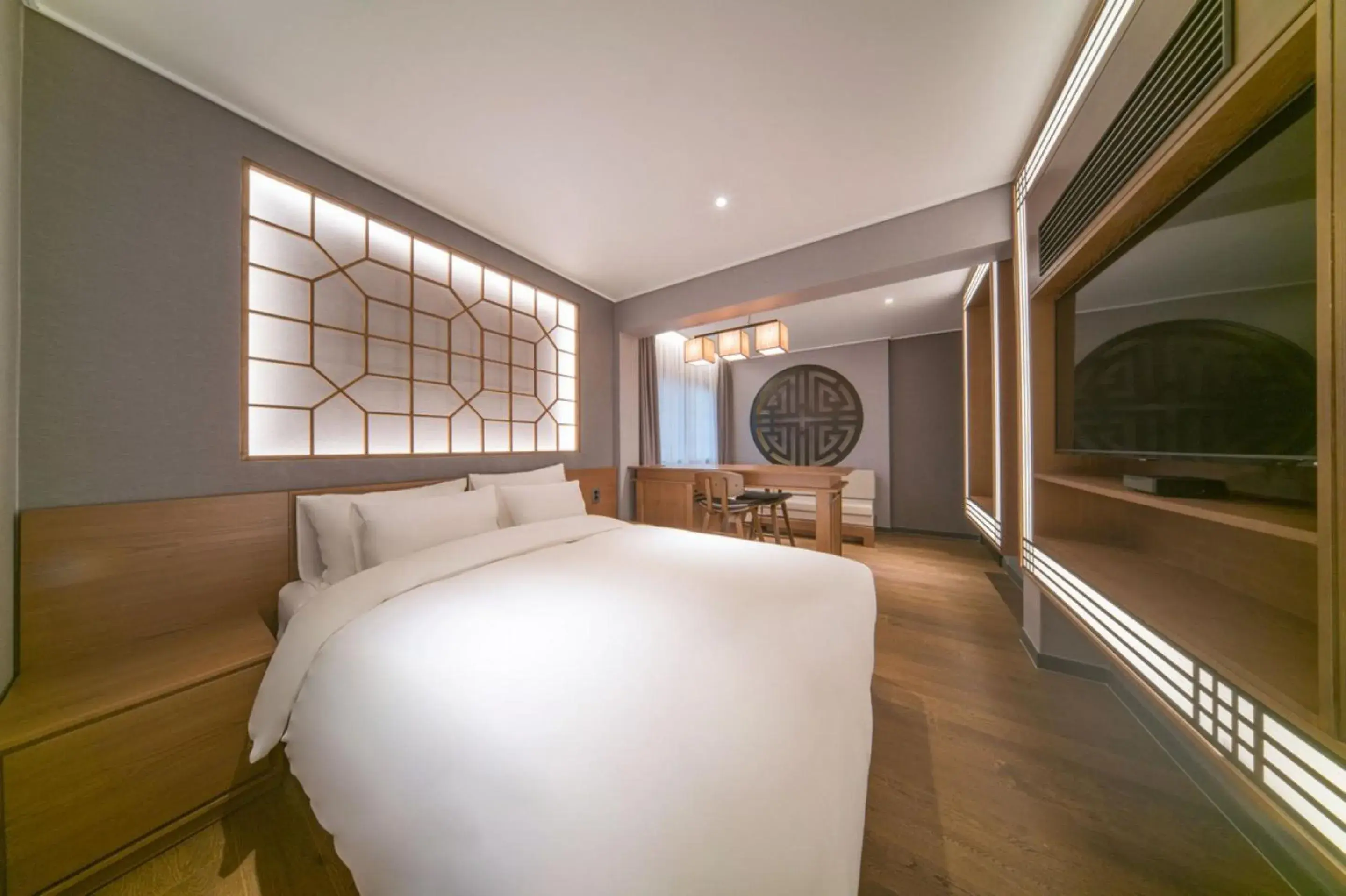 Spa Suite Double with 2 Glasses of Champagne and Carprese for 2 in Yeon Hwa Moon Hotel Spa Suite Double with 2 Glasses of Champagne and Carprese for 2 in Yeon Hwa Moon Hotel