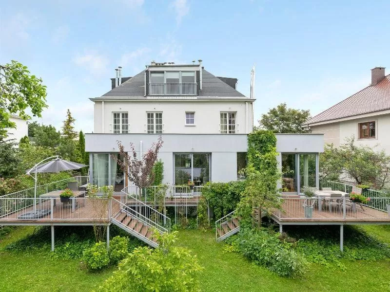 Property building in Grand Tulipan