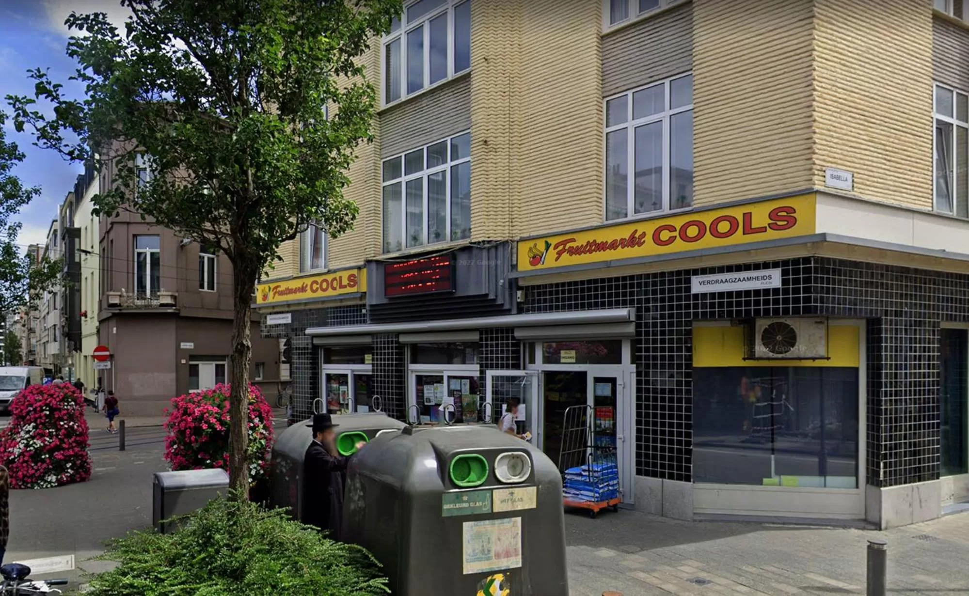 Neighbourhood in OneLuxStay near Fashion District