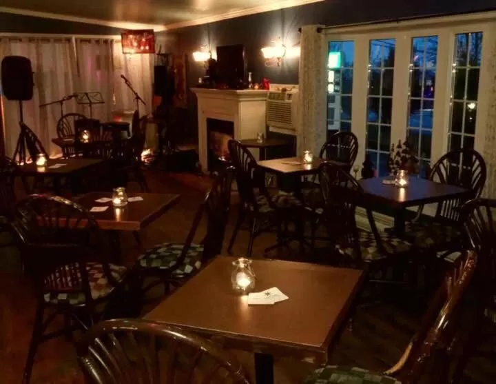 Lounge or bar, Restaurant/Places to Eat in Restland Motel